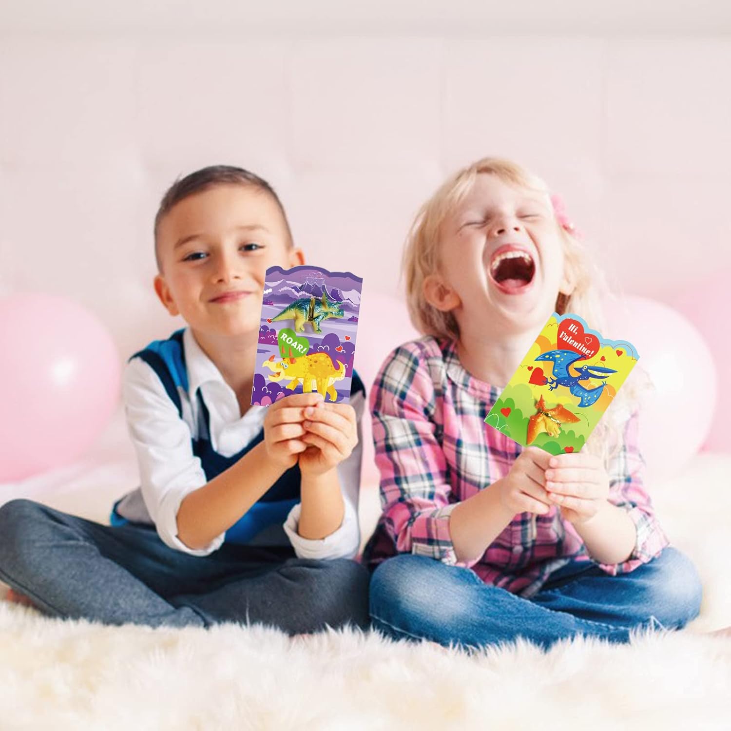 Omgouue Valentines Day Gift Cards Dinosaurs Toys for Kids 24pcs Animals Toy Greeting Cards for Valentine School Classroom Exchange Valentine's Party Favors Toys