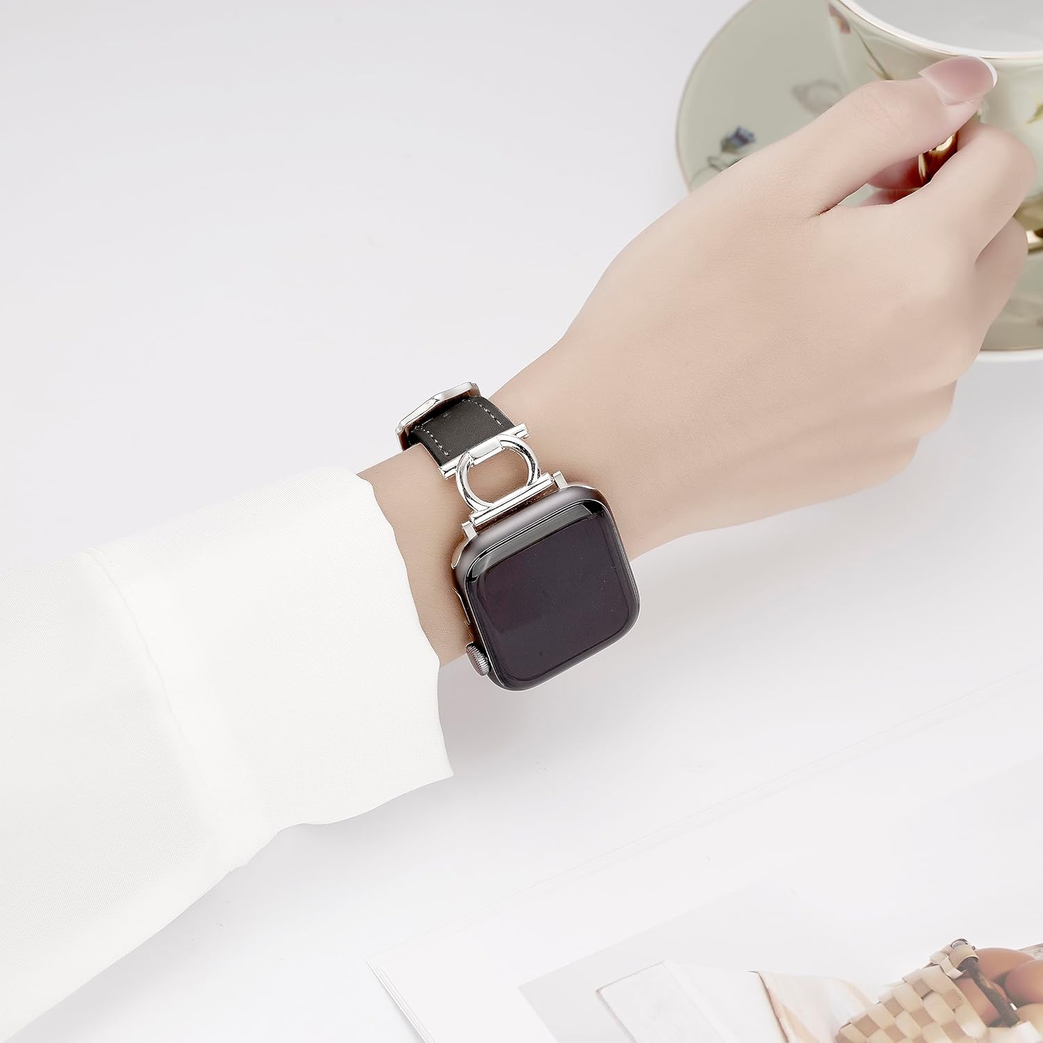 Unique O-Shape Metal Buckle Bands Compatible with Apple Watch Band 42mm 44mm 45mm 46mm Compatible with iWatch Series 10 9 8 7 6 5 4 SE (Black/Silver, 42mm(Series 3)/44mm/45mm/46mm/49mm)