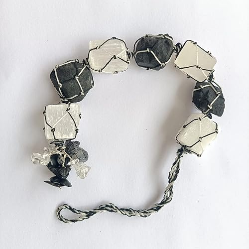 Miniatura 4 de ALIZA CRYSTAL SHOP Adorno colgante de selenita de cristal hecho a mano y turmalina negra con borlas de piedras fritas, decoración de Fengshui para