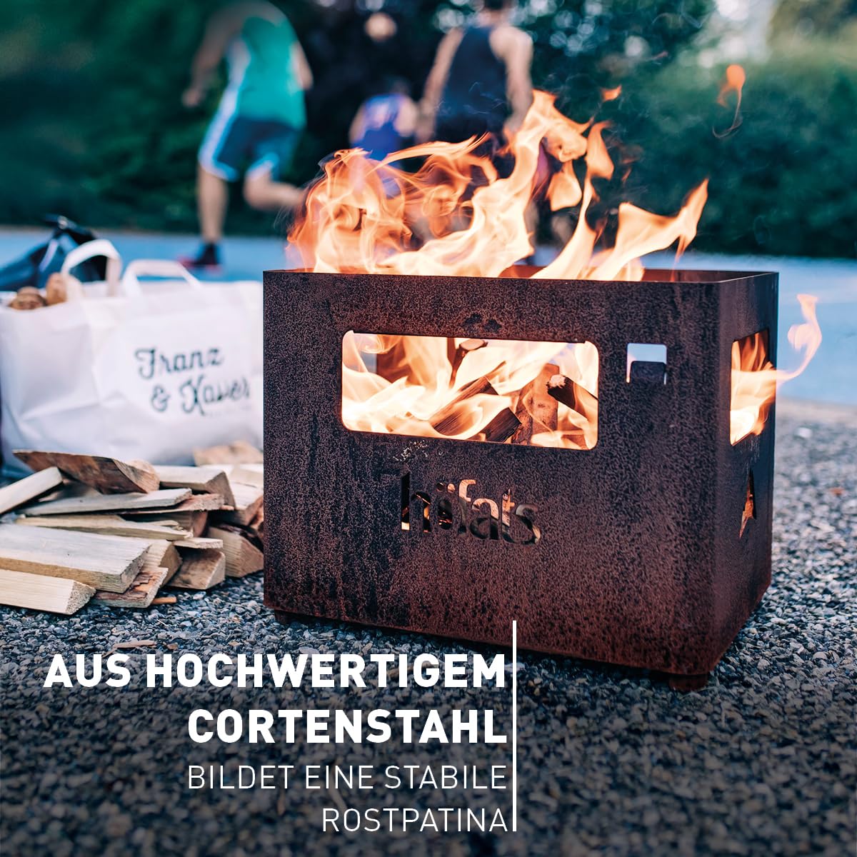 höfats - Beer Box Feuerschale - Getränkekiste, Feuerkorb, Grill, Flaschenöffner und Hocker in einem - für Garten und Terrasse - Corten-Stahl - schwarz, entwickelt eine langlebige Rost-Patina