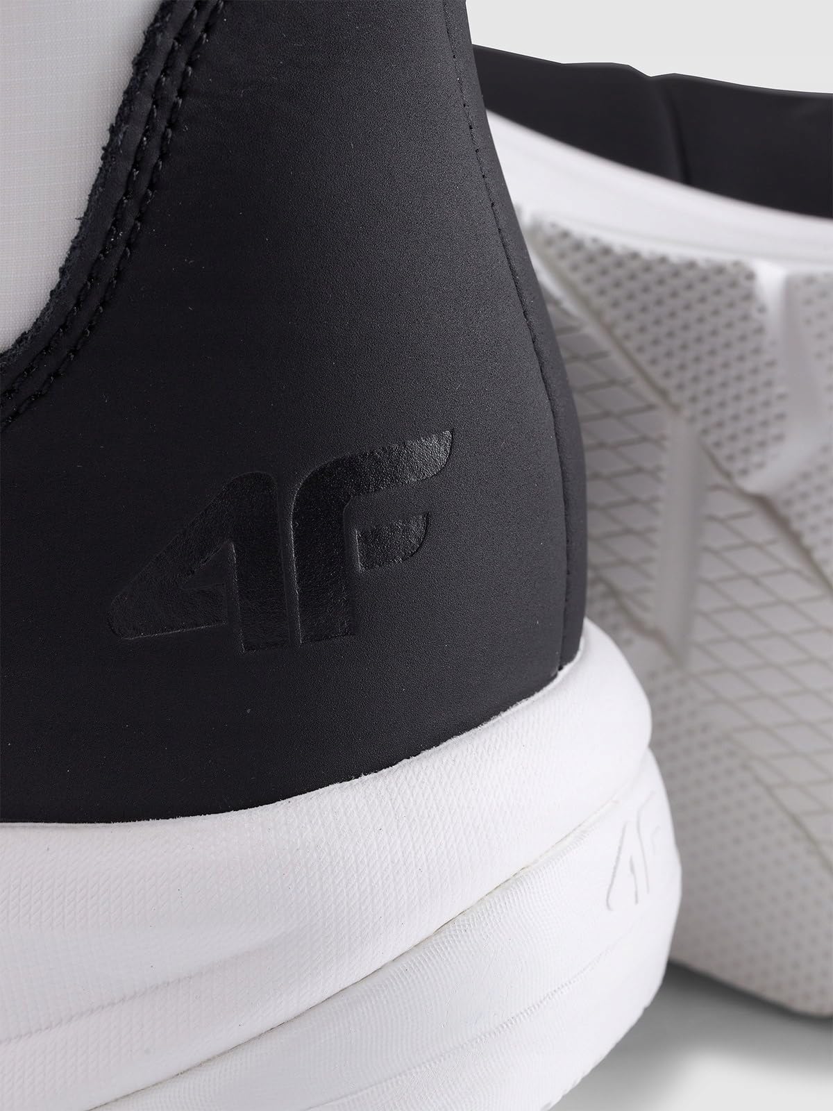 Buty trekkingowe 4F zimowe śniegowce Primaloft damskie