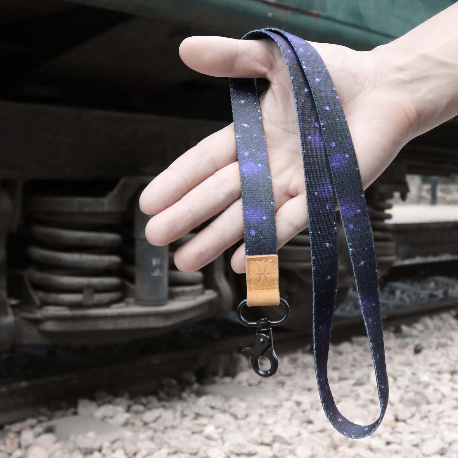 HEZEN Cool Lanyards,Neck Strap Key Chain Holder, Neck Lanyards for Keys,Wallets and ID Badge Holders (Flower H) - Image 3