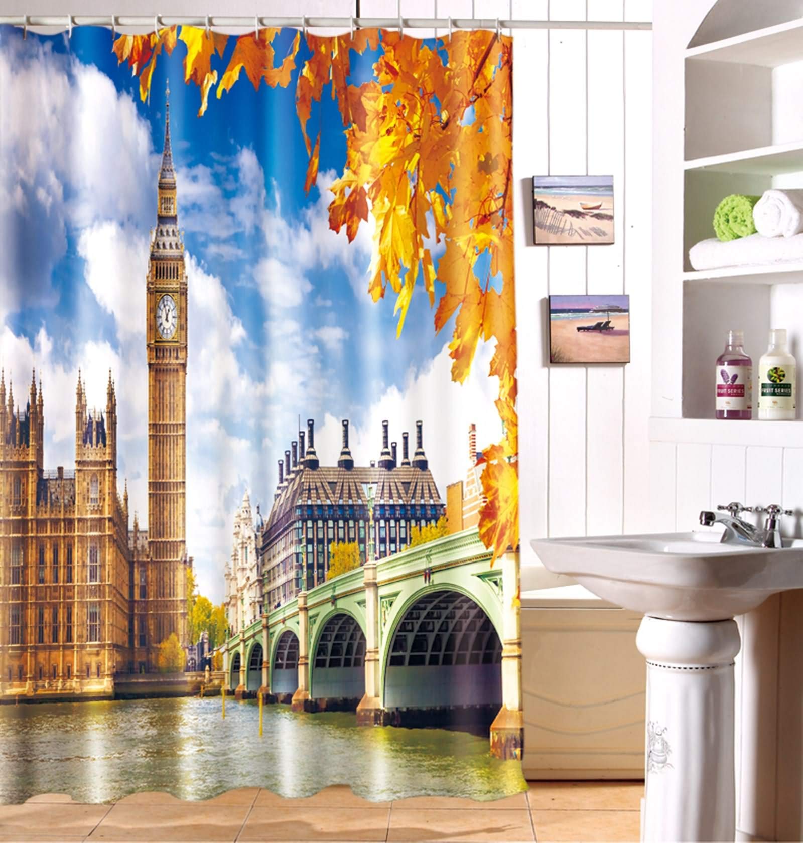 Rideau de douche japonais bleu et jaune Big Ben pour transformer votre salle de bain