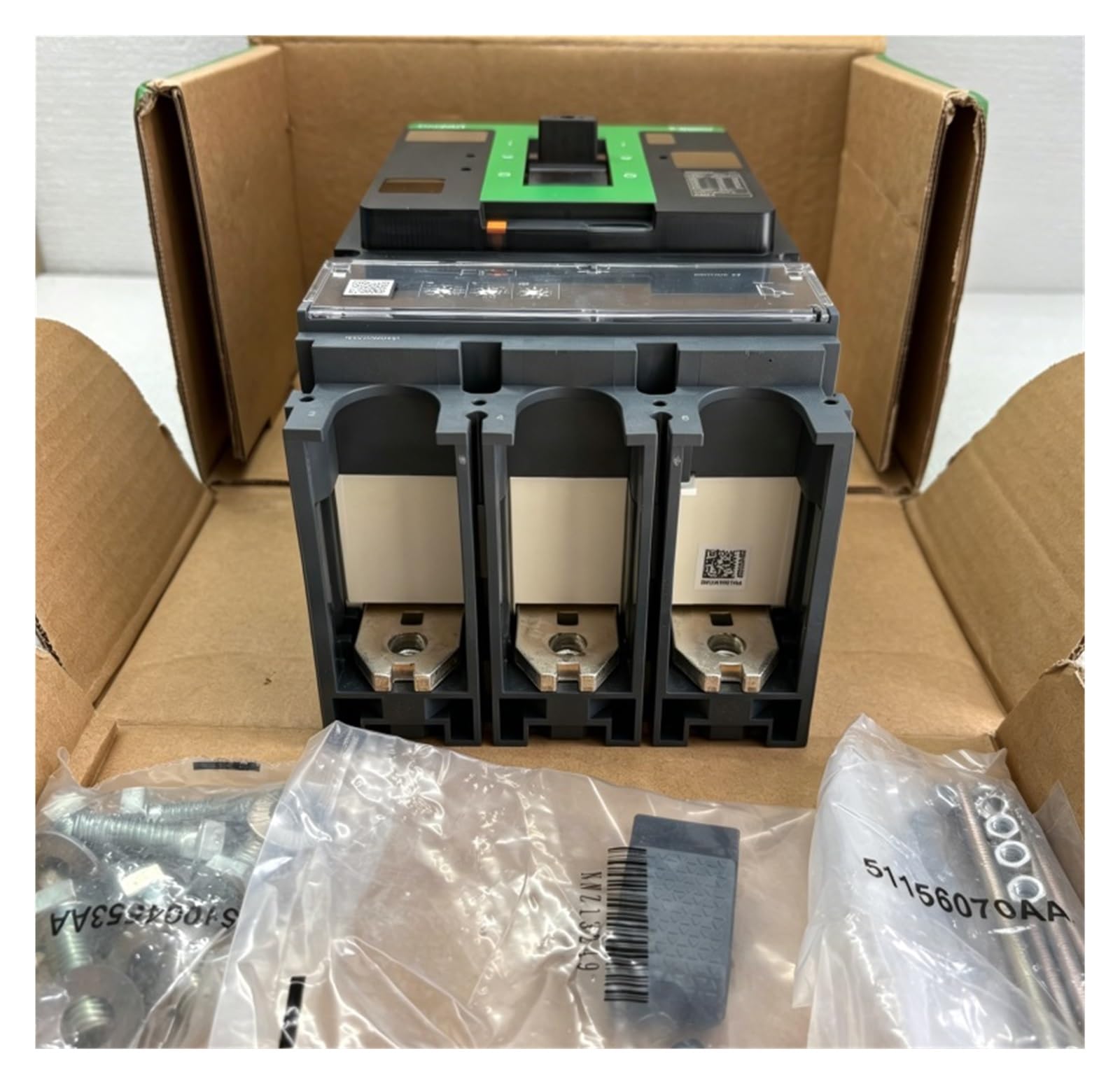 CLBSWYEJK C40F32D400 NSX400F 3P 400A Molded Case Circuit Breaker (MCCB)