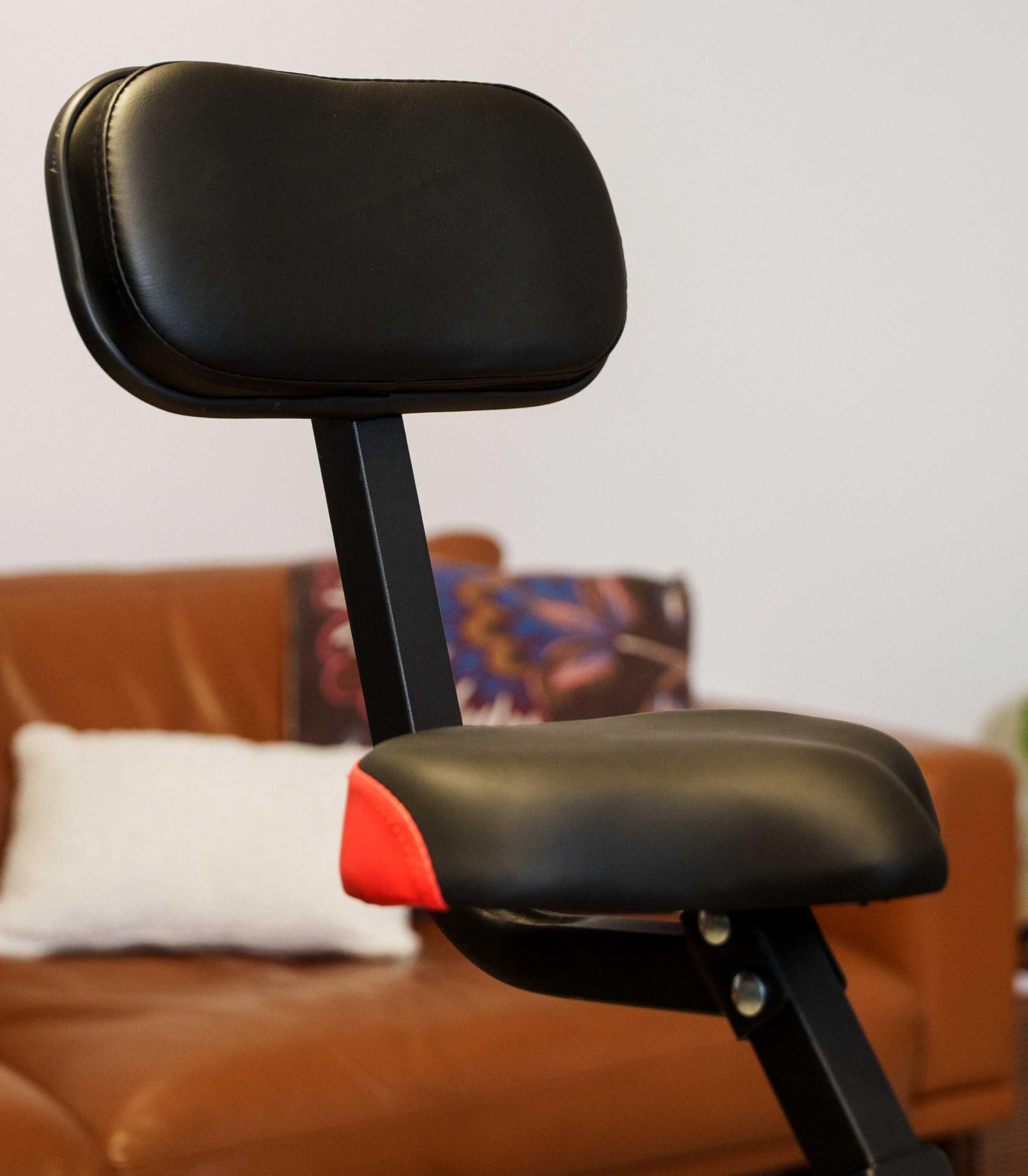 Care Fitness - Cyclette Pieghevole - CV-315-7 Funzioni - Pedali ponderati & Sanglati per una buona Tenuta - 10 Livelli di Resistenza - Frenata Magnetica