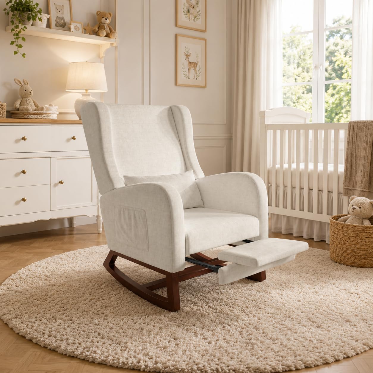 Silla mecedora con reposapiés, sillón oscilante con taburete, cómodo sillón de lactancia para amamantar, con base de madera, 2 bolsillos laterales, 1 cojín lumbar, para salón dormitorio, beige