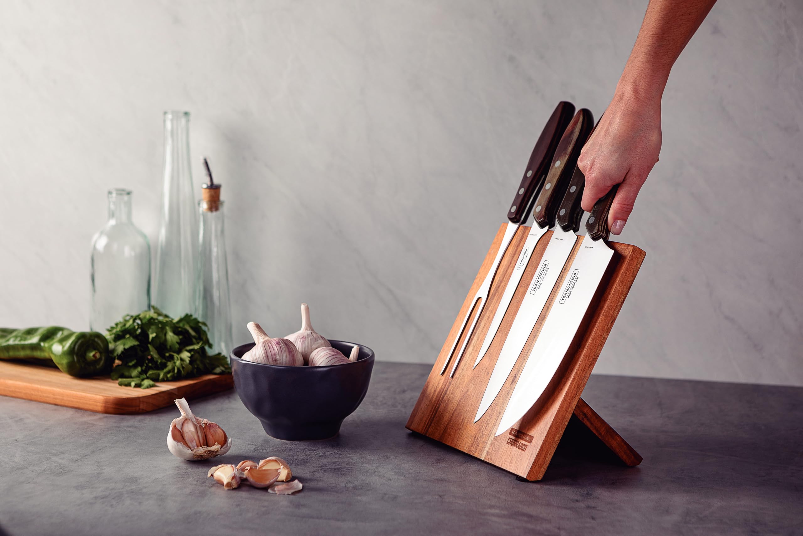 TRAMONTINA - Juego Churrasco, para Asado, en Acero Inoxidable y Mangos de Madera Polywood en Color Castaño, Cubiertos con Remaches de Aluminio, 5 Piezas, Incluye Cuchillos, Soporte y Tenedor