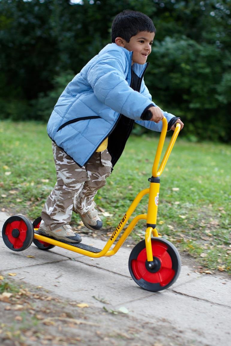 Amazon.com: Winther 3 Wheel Scooter Kids Ride On : Toys & Games