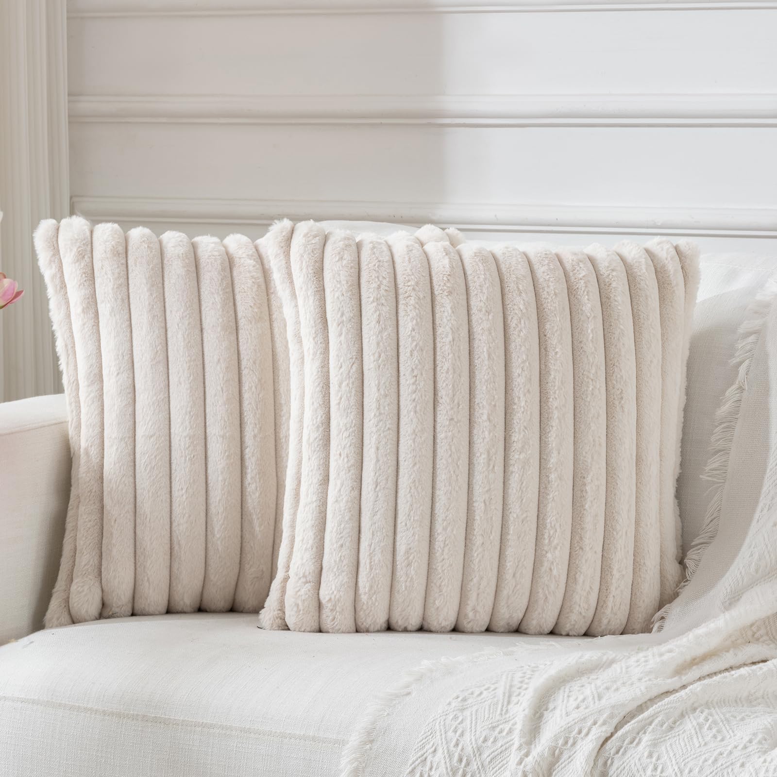 Housse de coussin fausse fourrure anti-plis et ultra douce beige 45x45