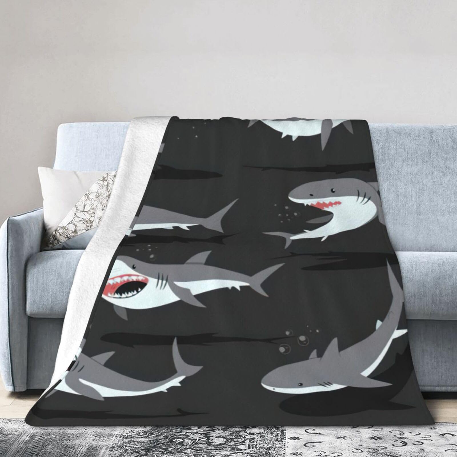 Uusnwaa Soft Cosy Fleece Warm Throw Shark Print Blanket