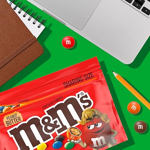 Miniatura 4 de M&M'S Paquete de dulces de chocolate con mantequilla de maní, contiene mantequilla de maní M&M'S, Peanut Butter M&M'S Minis y Classic Mix M&M'S