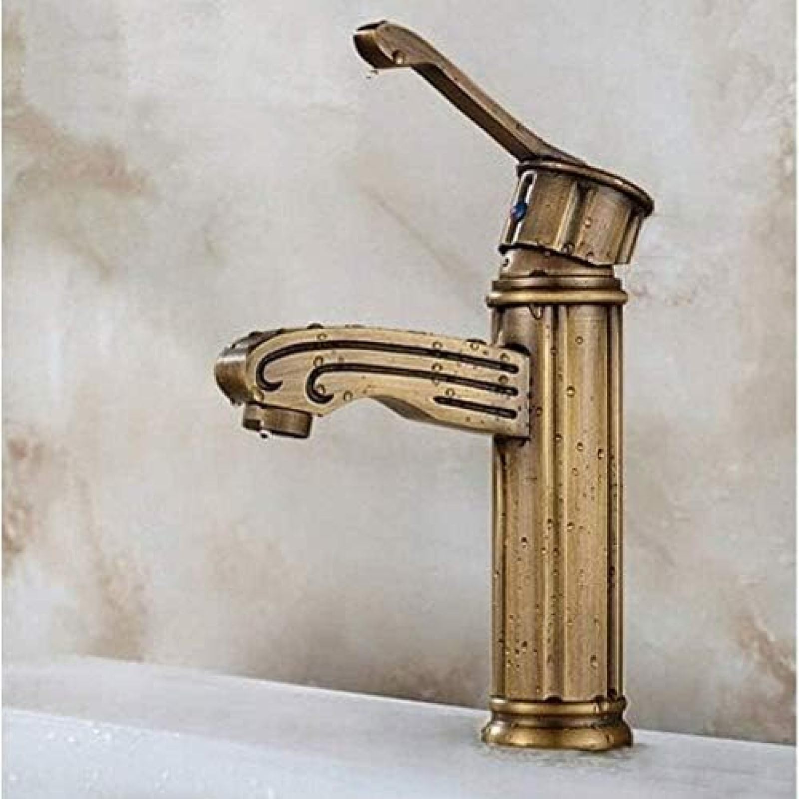 Robinet de cuisine de luxe pour évier rétro et meuble-lavabo chic