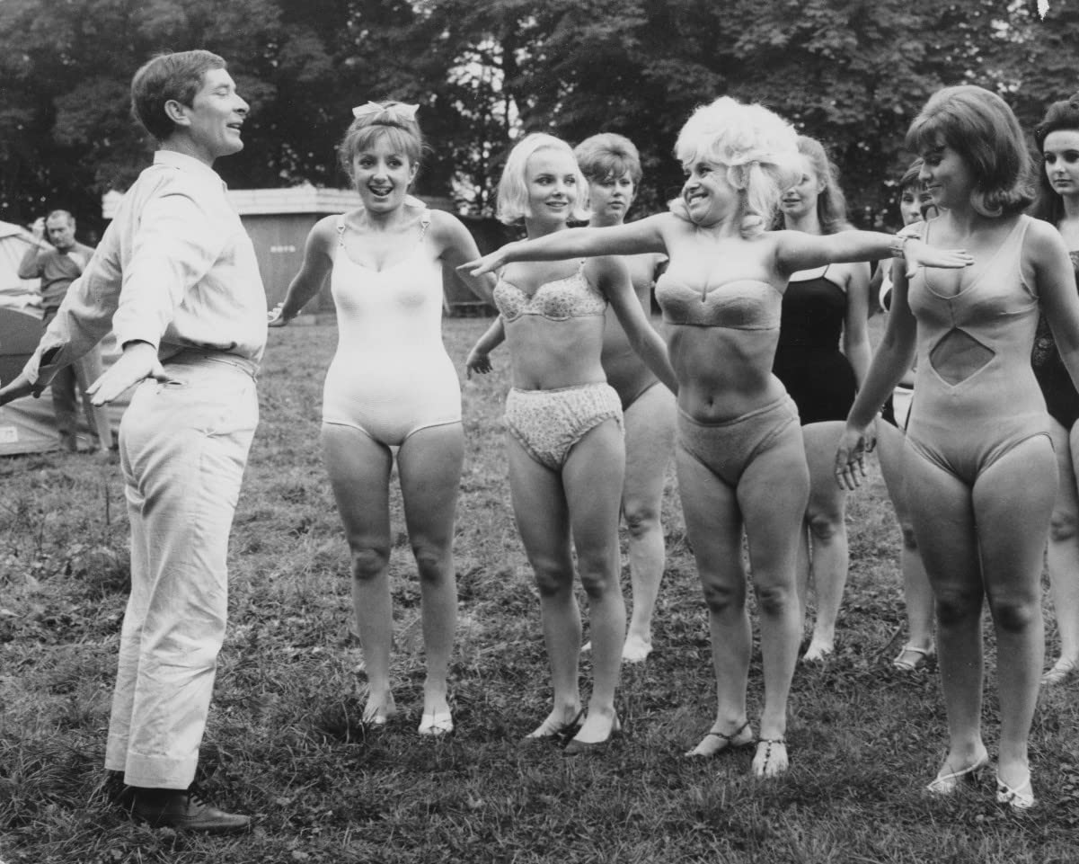 Worldphotographs Grey Carry On Camping (1969) Barbara Windsor, Kenneth Williams 10X8 Photo