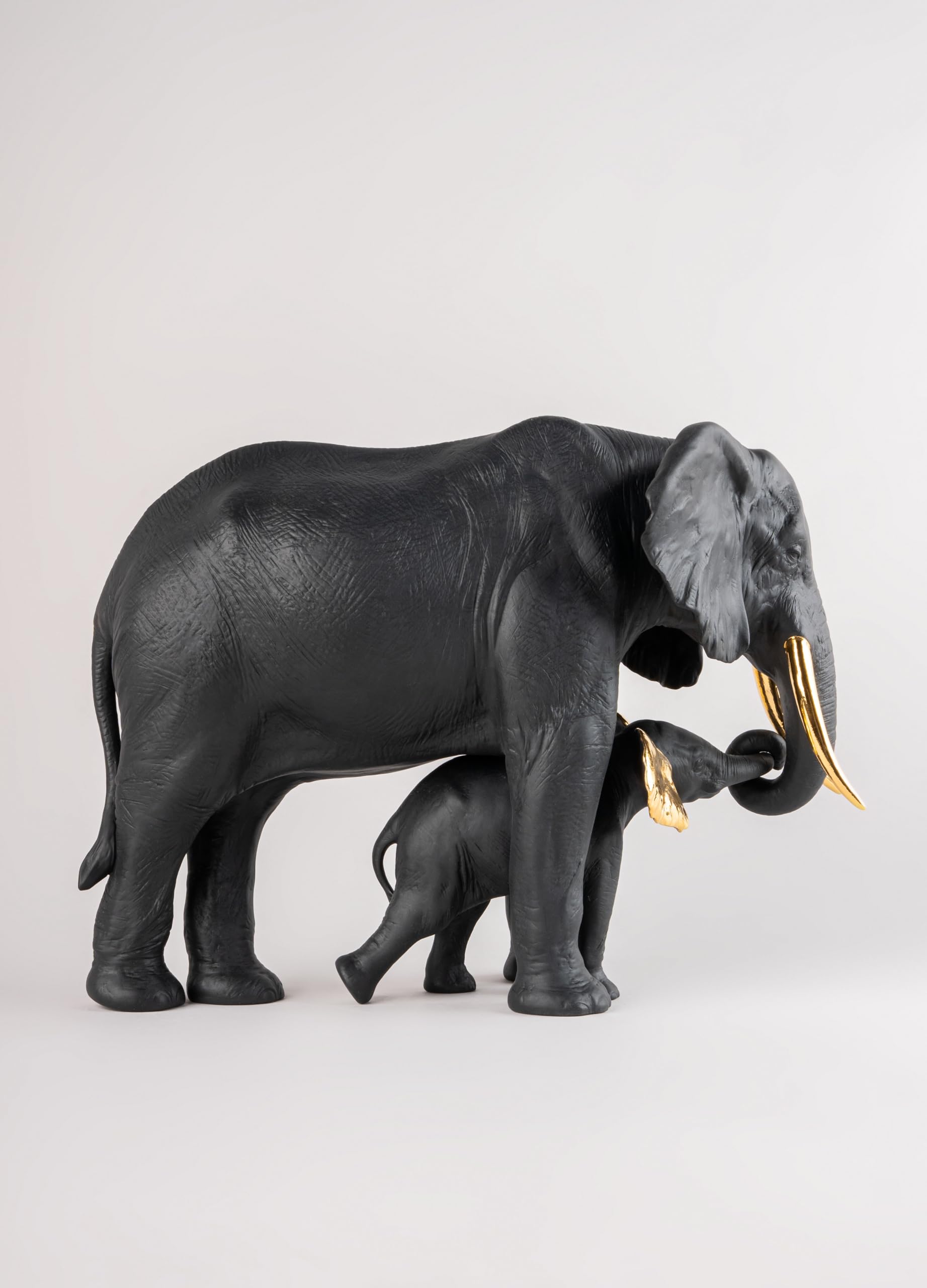 Amazon.co.jp: リヤドロ LLADRÓ エレファント(Bold Black