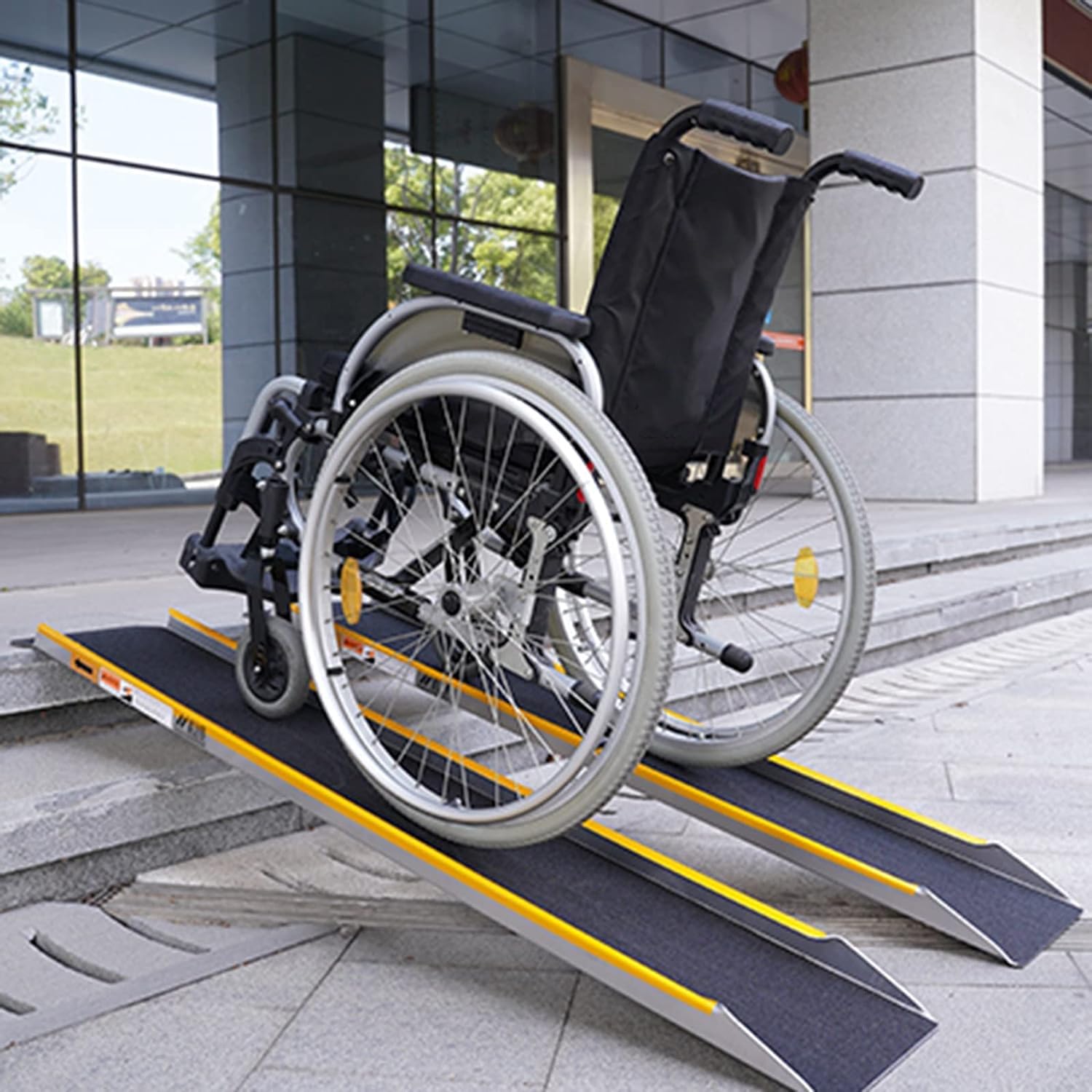 Schody rampowe Podjazd dla wózków inwalidzkich na stopnie (2 paczki), rampa aluminiowa do szopy, istniejące schody, krawężniki, drzwi i drzwi tarasowe(100cm/3.3 FT)