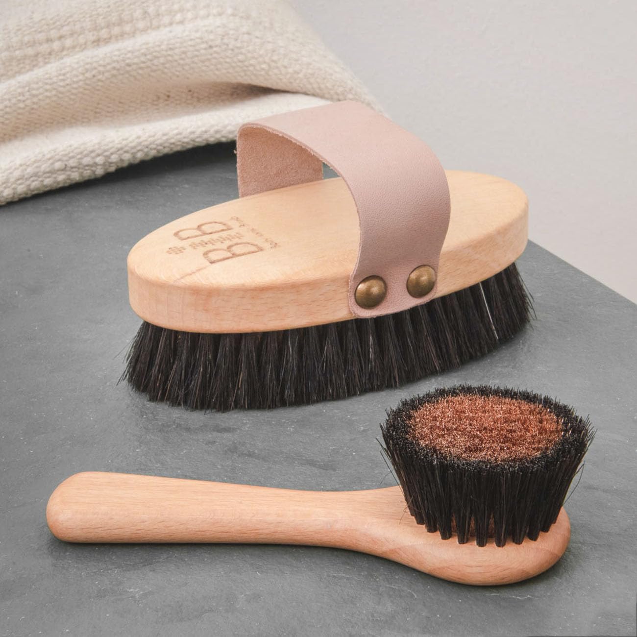 Ionic Body & Face - Vitalisierendes Set für Körper und Gesicht - Feine Kupferdrahtbestückung mit Borstenring - Massierend, Revitalisierung, Gentle Exfoliation
