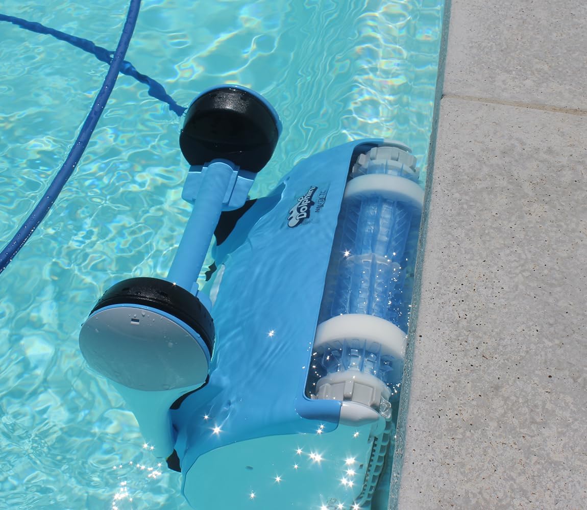 Dolphin Nauty TC operating underwater in a pool