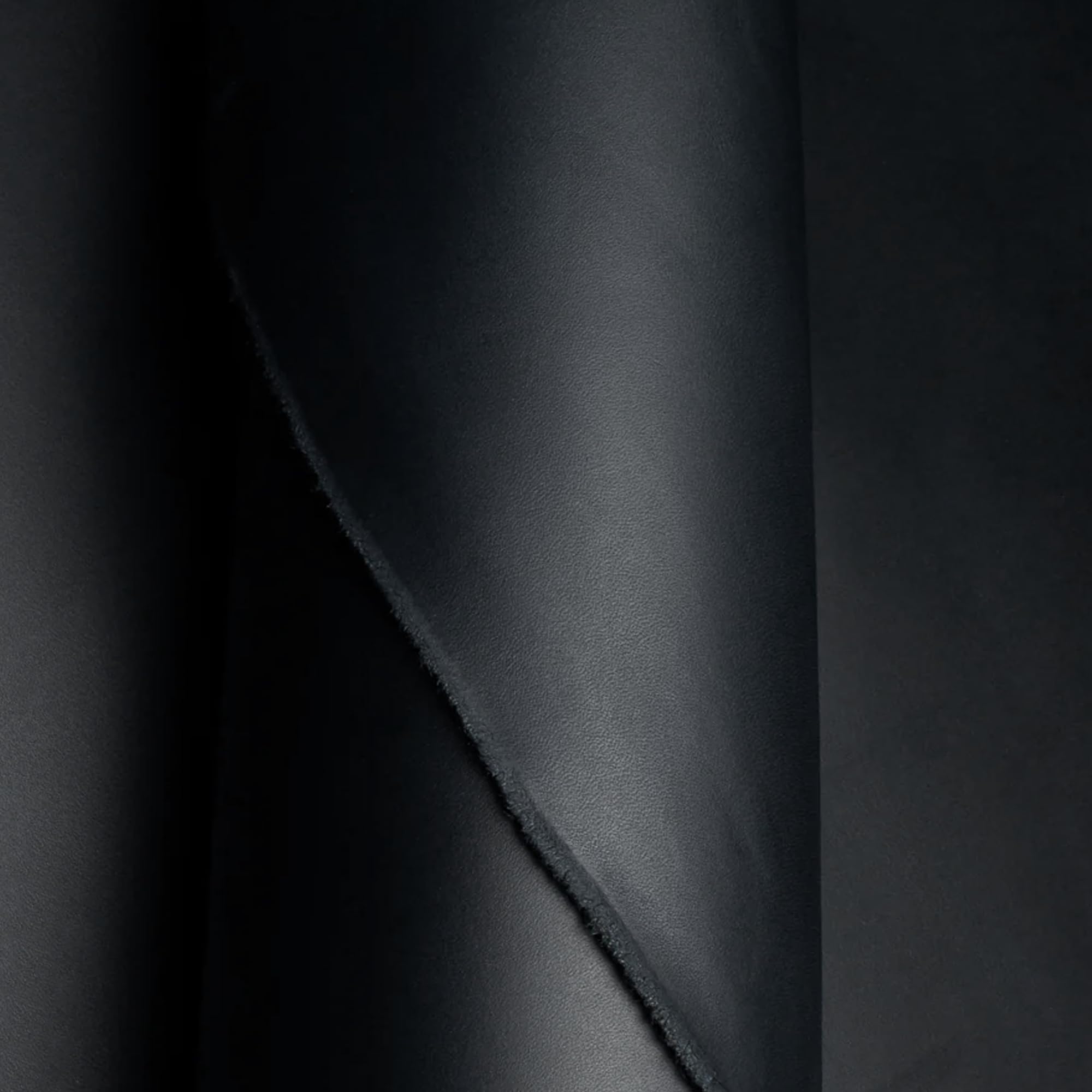 Cuir végétal noir mat 1,8-2 mm pour maroquinerie en coupon 30x30 cm - 3