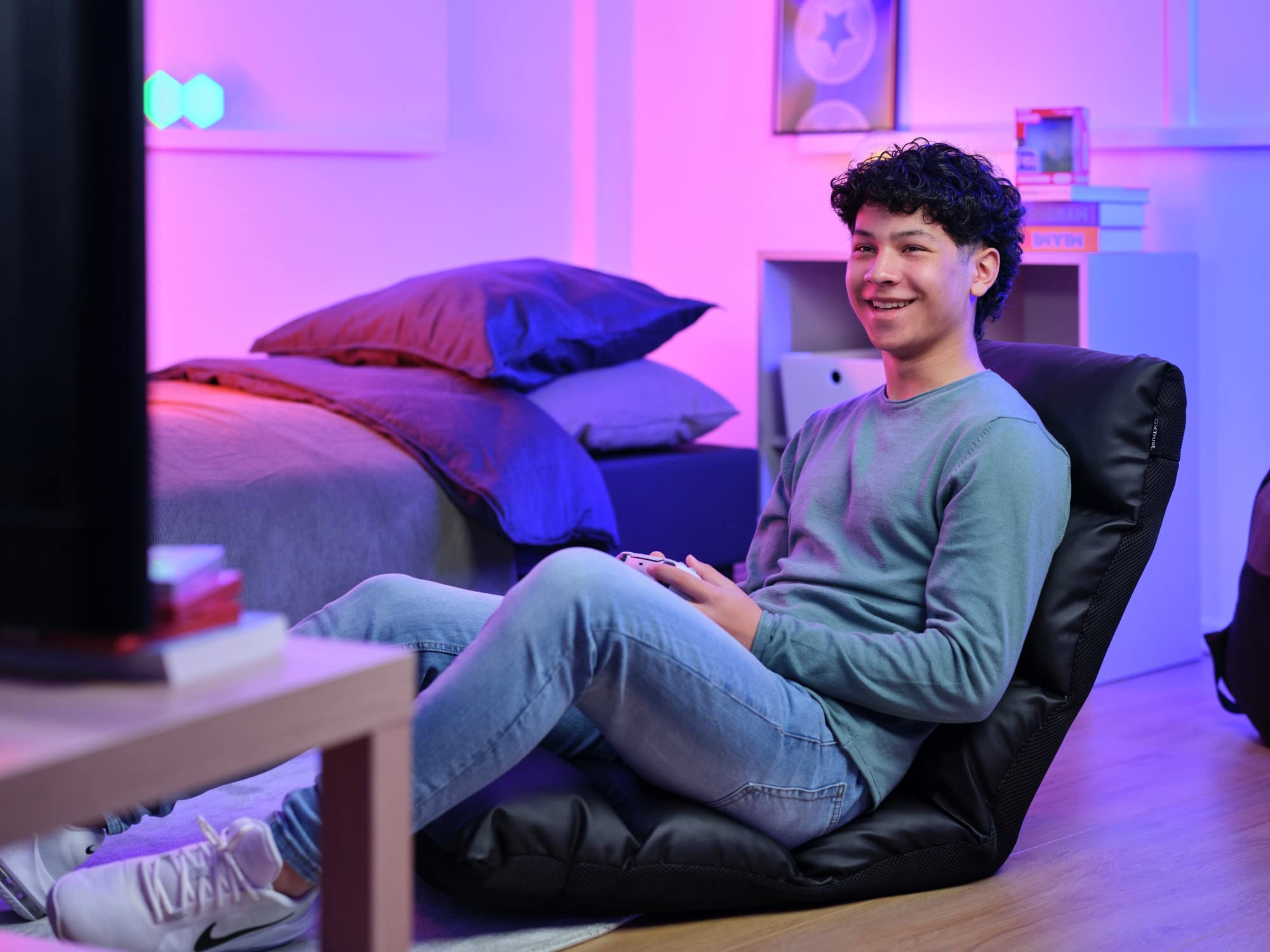 Trust Gaming GXT 718 Rayzee Klappbarer Gaming Stuhl, Bodenstuhl mit Rückenlehne für Konsolen-Gaming, bis 125 kg Belastbar, Sitzkissen mit Liegefunktion für Videospiele, Entspannung - Schwarz