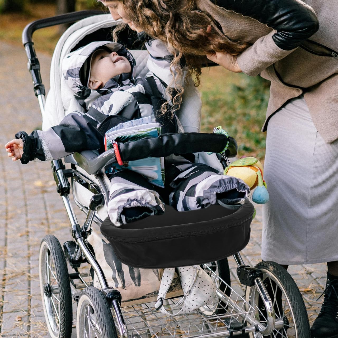 HEMOTON Rallonge de Repose-Pieds Réglable pour Poussette Bébé en Tissu Noir, Installation Facile, Accessoire Pratique pour Poussettes et Nacelles