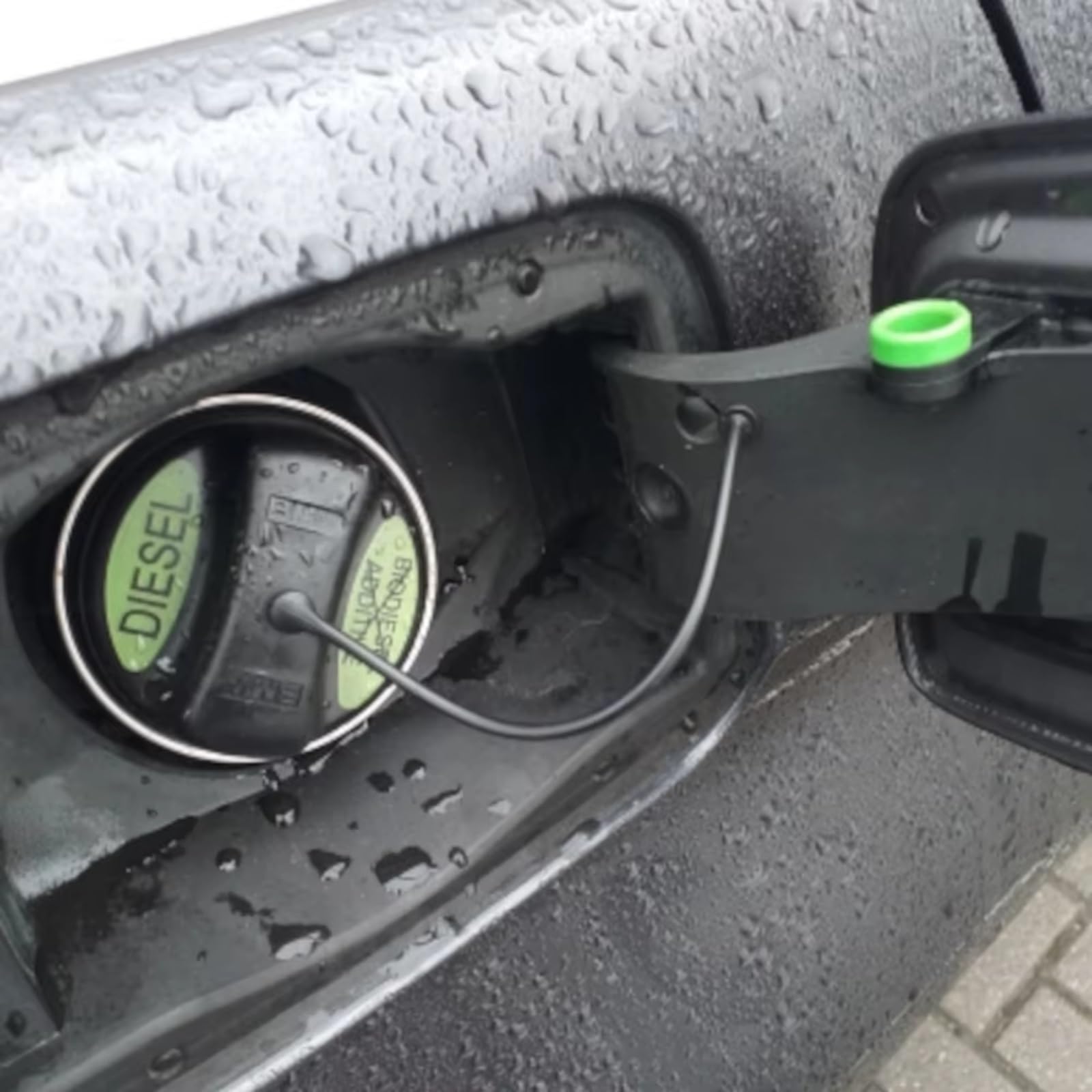 Tappo del Carburante di Ricambio Compatibile con BMW Serie 1 E81 E82 E87 E88 Coperchio del Serbatoio dell'olio combustibile Cavo di Imbracatura Tappo del Carburante Corda Linea 16117222391