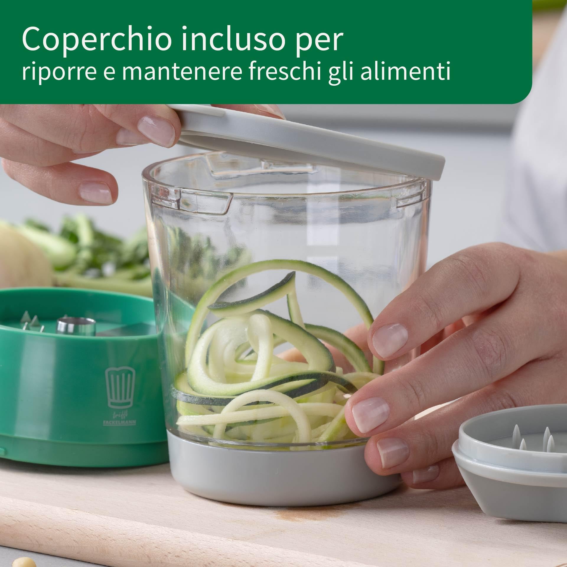 Chefkoch incontra Fackelmann Affettatrice a spirale in ABS e acciaio inox, 13 x Ø 9 cm, per spirali larghe, sottili e piccole, con coperchio e fondo rimovibile, verde/grigio