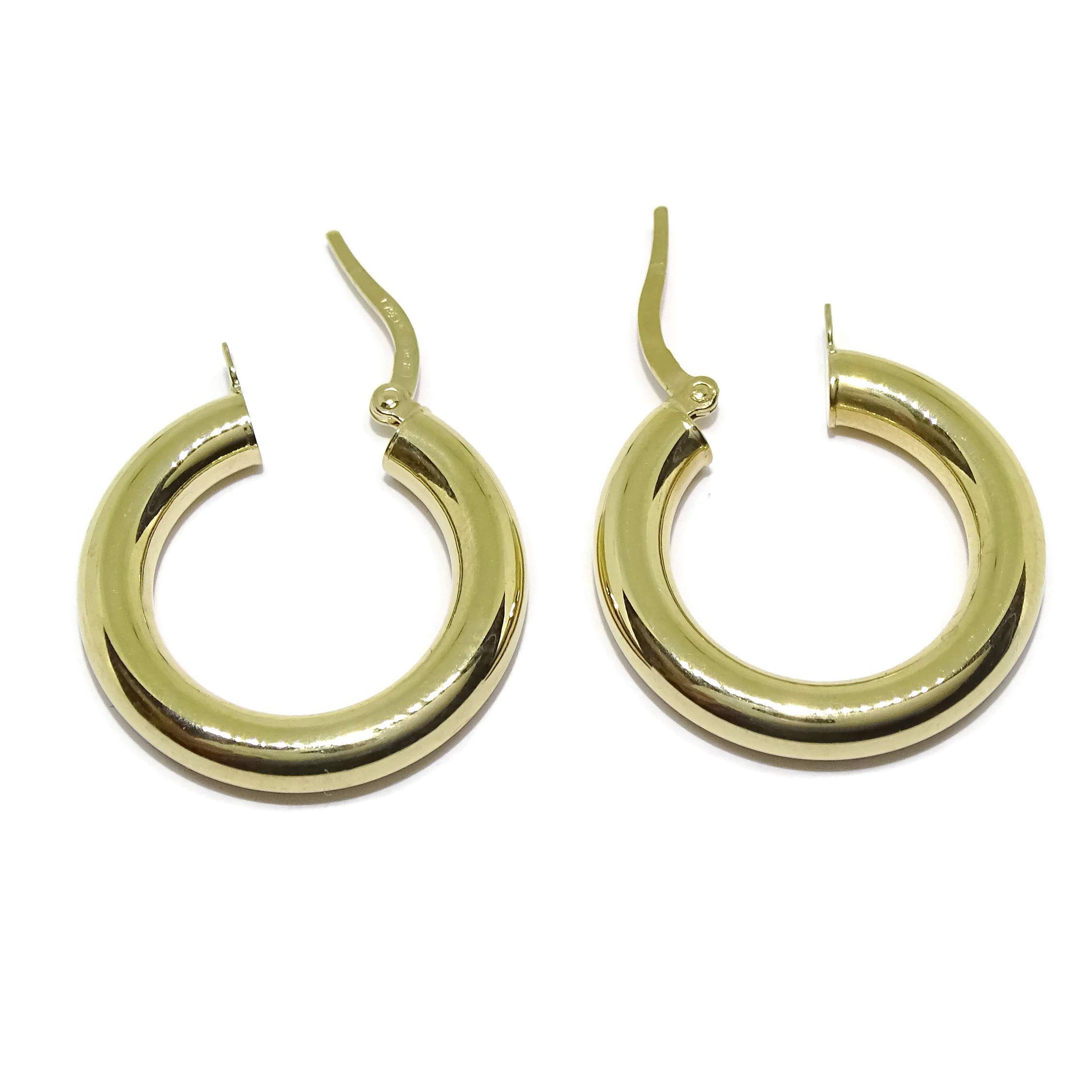 Pendientes aros de tubo ancho de 4mm y 2.30cm de diámetro exterior. Peso; 3.10gr de oro de 18k.
