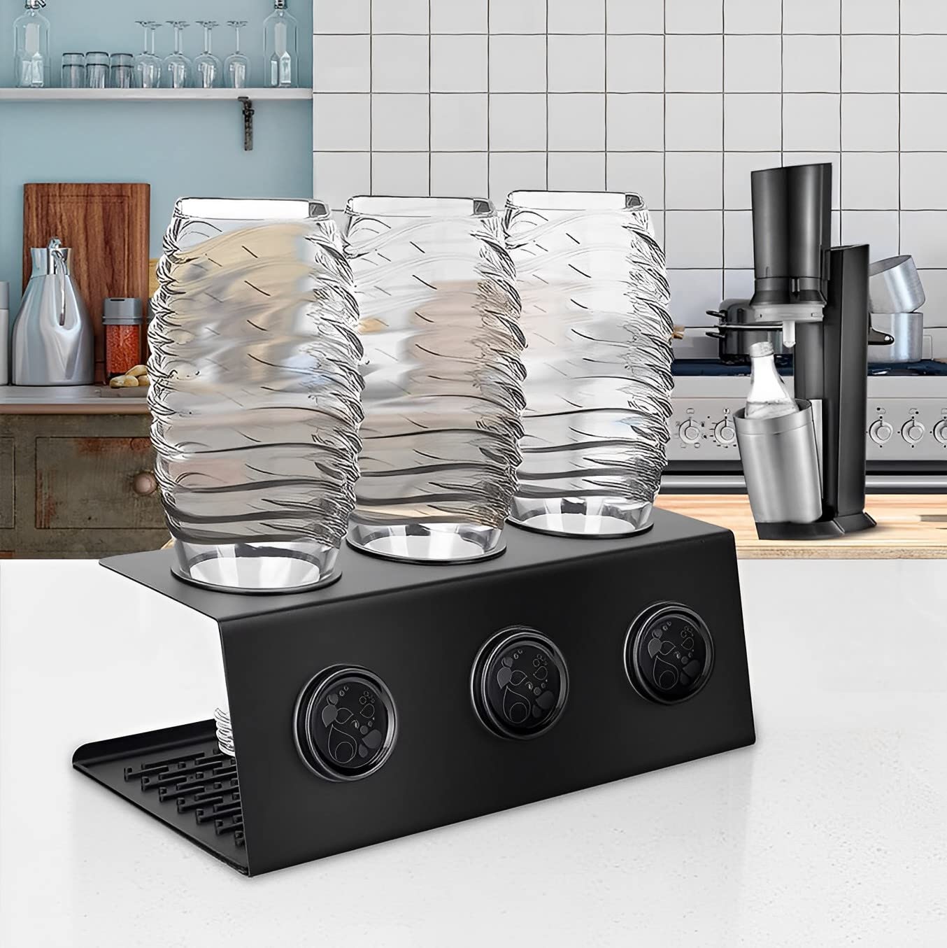 AMSAMOTION Uchwyt na butelki kompatybilny z SodaStream i popularnymi butelkami na wodę, 3 uchwyty na ociekacz, stojak na ociekacz, silikonowe pierścienie ochronne, mata ociekowa, szczotka do butelek