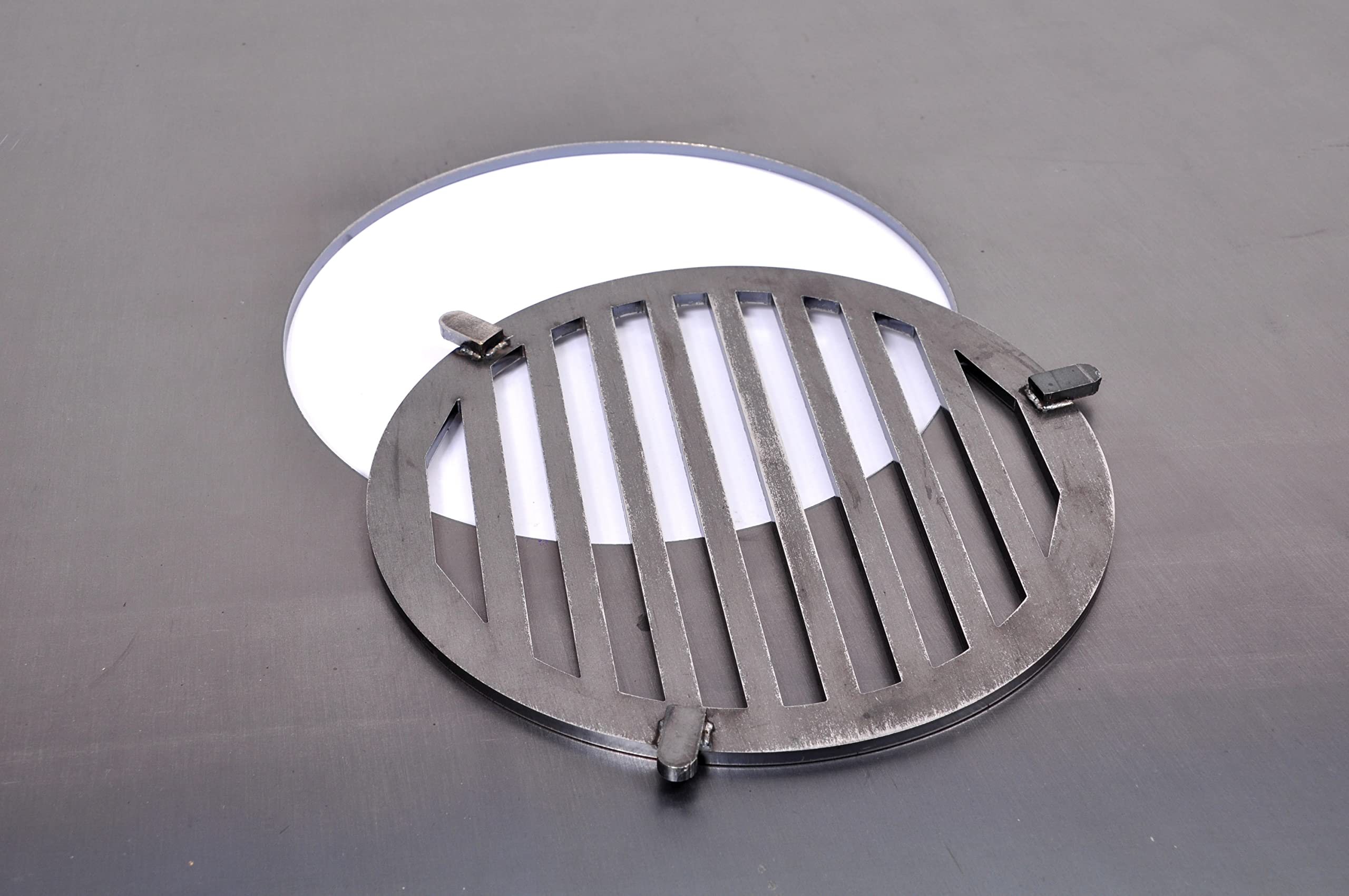 80 cm Feuerplatte mit Tragegriff 5 mm mit 20 cm Grill Einsatz Gitter für Grill Plancha Feuerschale Grillplatte Feuertonne