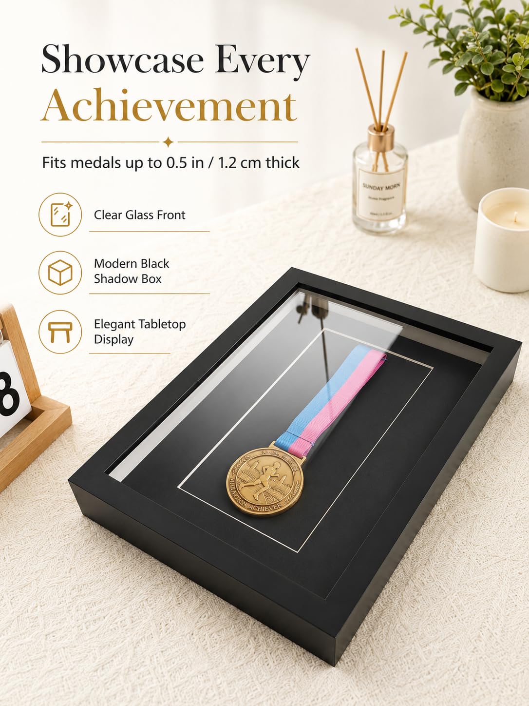 Cadre pour médaille 9x13 inch, Noir, façade en Verre | Présente une médaille dans un cadre sobre avec façade en verre, à poser ou à accrocher