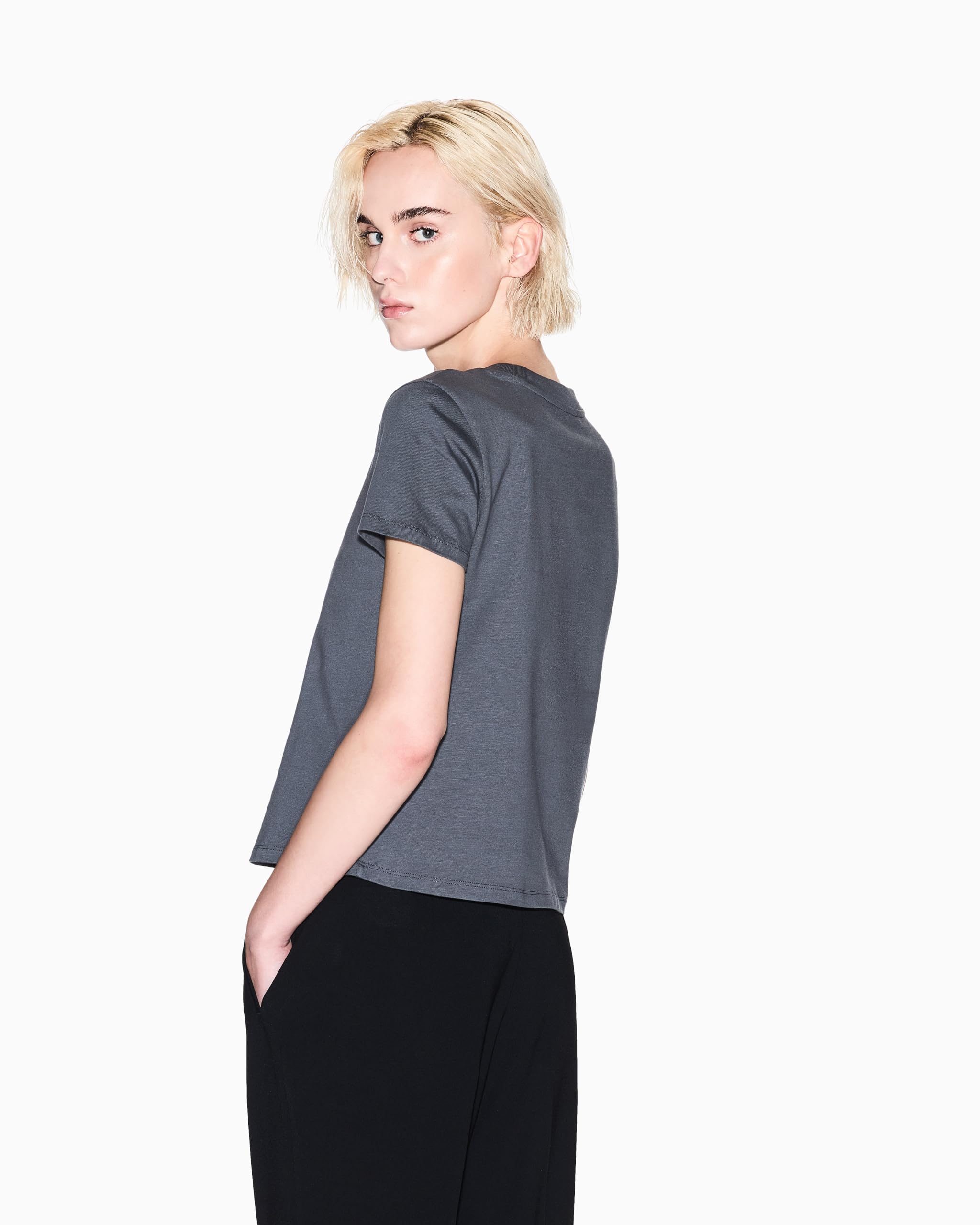 Armani Exchange Damen V-Neck Small Chest Logo Tee T-Shirt