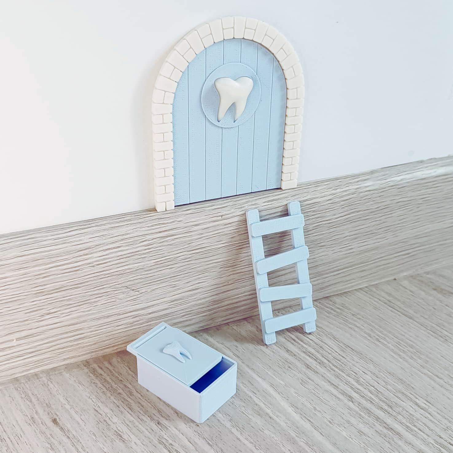 Myfuturshop® Baby Tooth Door for Topolin + Tooth Box + Ladder + 4 Clean Tooth Certificates Gift for Boys and Girls Italian Version Blue - Image 2