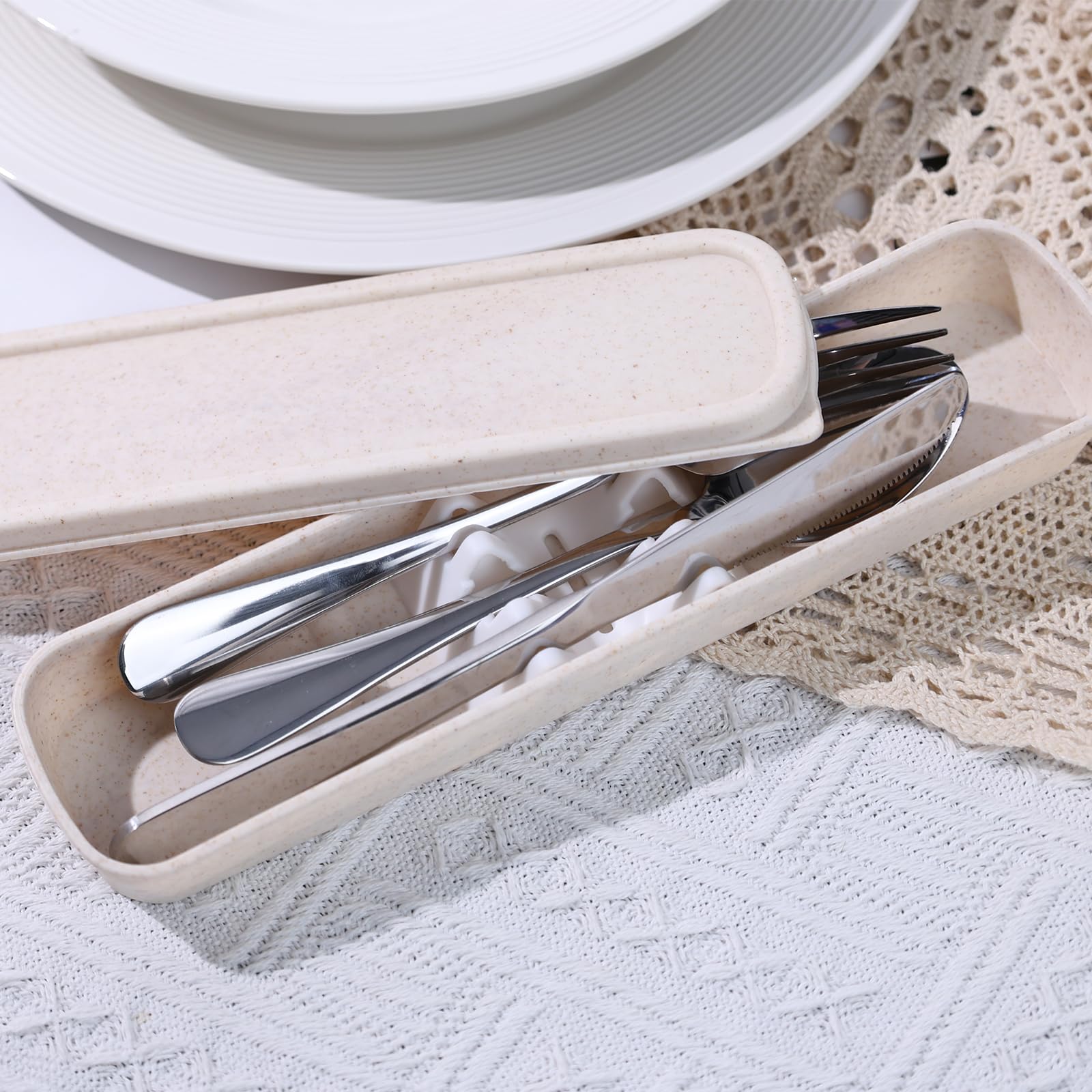 HANSGO Juego de 3 utensilios portátiles con funda, juego de cubiertos de viaje de acero inoxidable reutilizables para almuerzo, camping, escuela, picnic, oficina, apto para lavavajillas, color beige