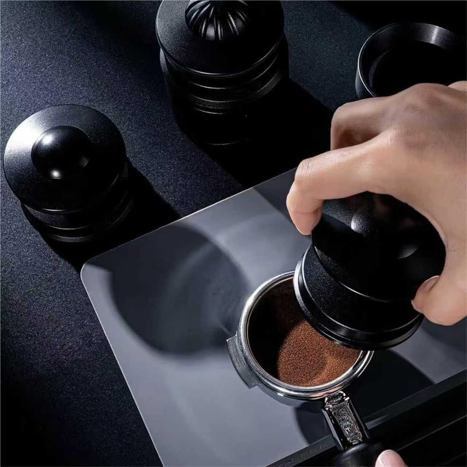 Zestaw akcesoriów do espresso – 3-częściowy dystrybutor kawy, narzędzie do ubijania i WDT z mocowaniem magnetycznym, zawiera drewniany stojak do przechowywania ekspresu do kawy baristy