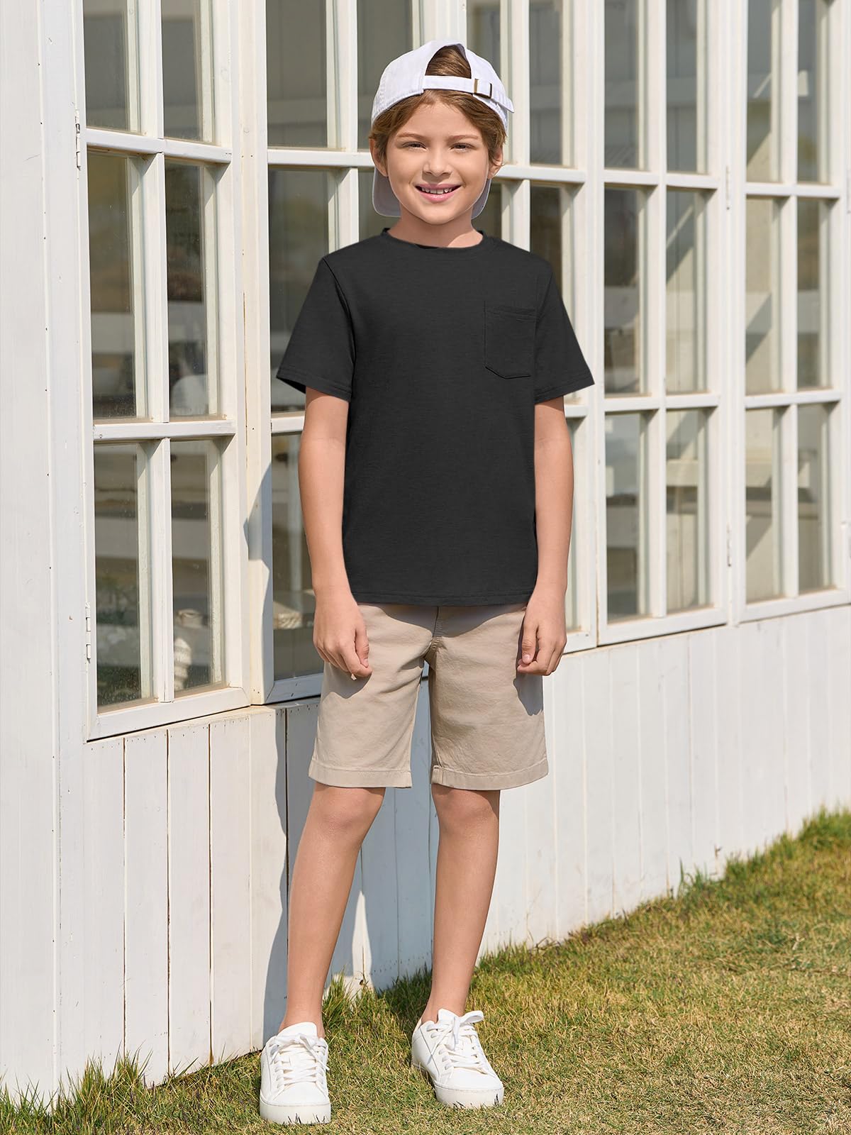Haloumoning Camiseta de manga corta con cuello redondo para niños, para verano, lisa, ligera, ajuste regular, camisetas deportivas, informales, básicas, con bolsillo en el pecho, 5-14 años — view 5