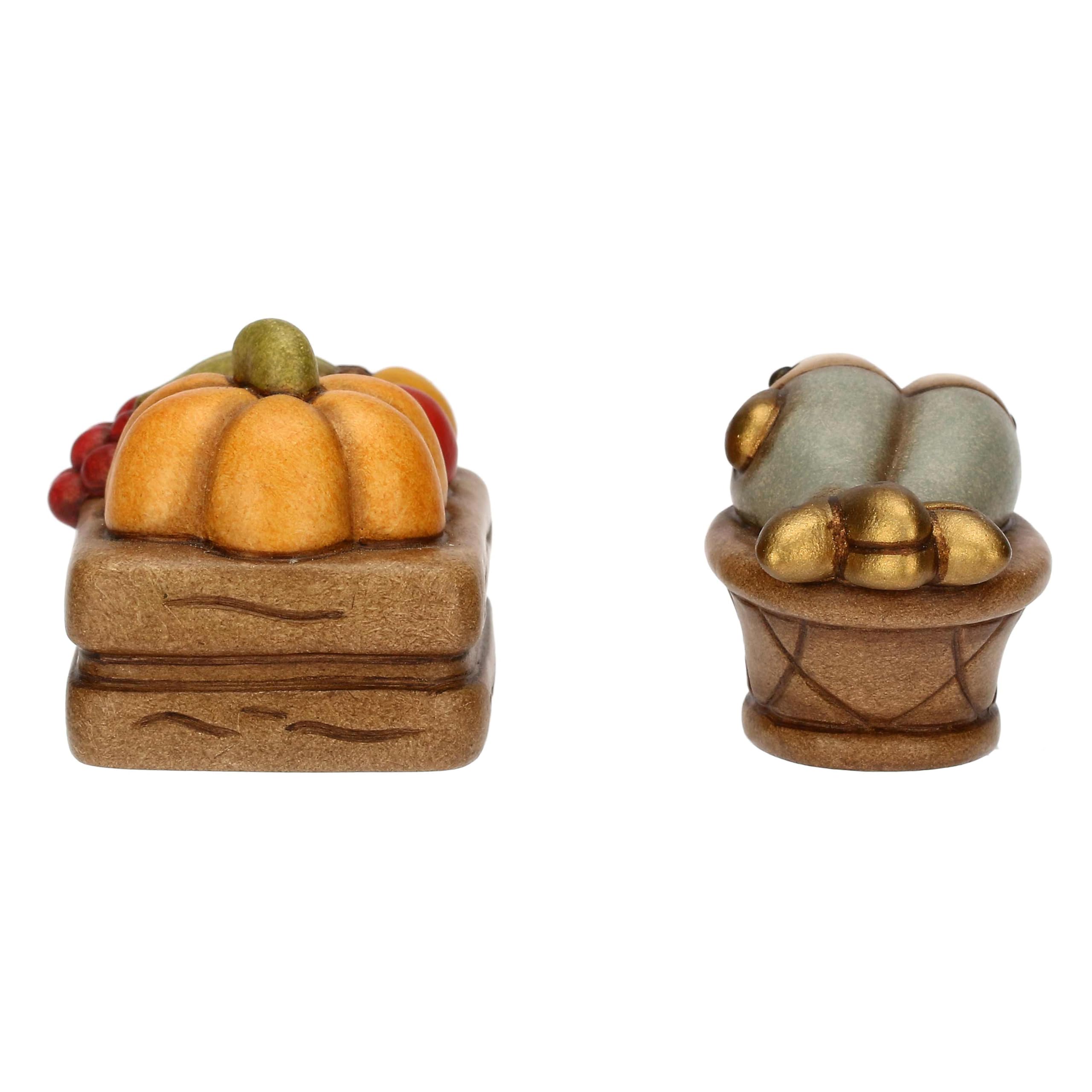 THUN - Set casseta frutta e cesto con pesce - ceramica - Collezione Presepe Classico - cassetta frutta 4x3,2x3 cm - cesta pesce 4x2,4x2,2 cm
