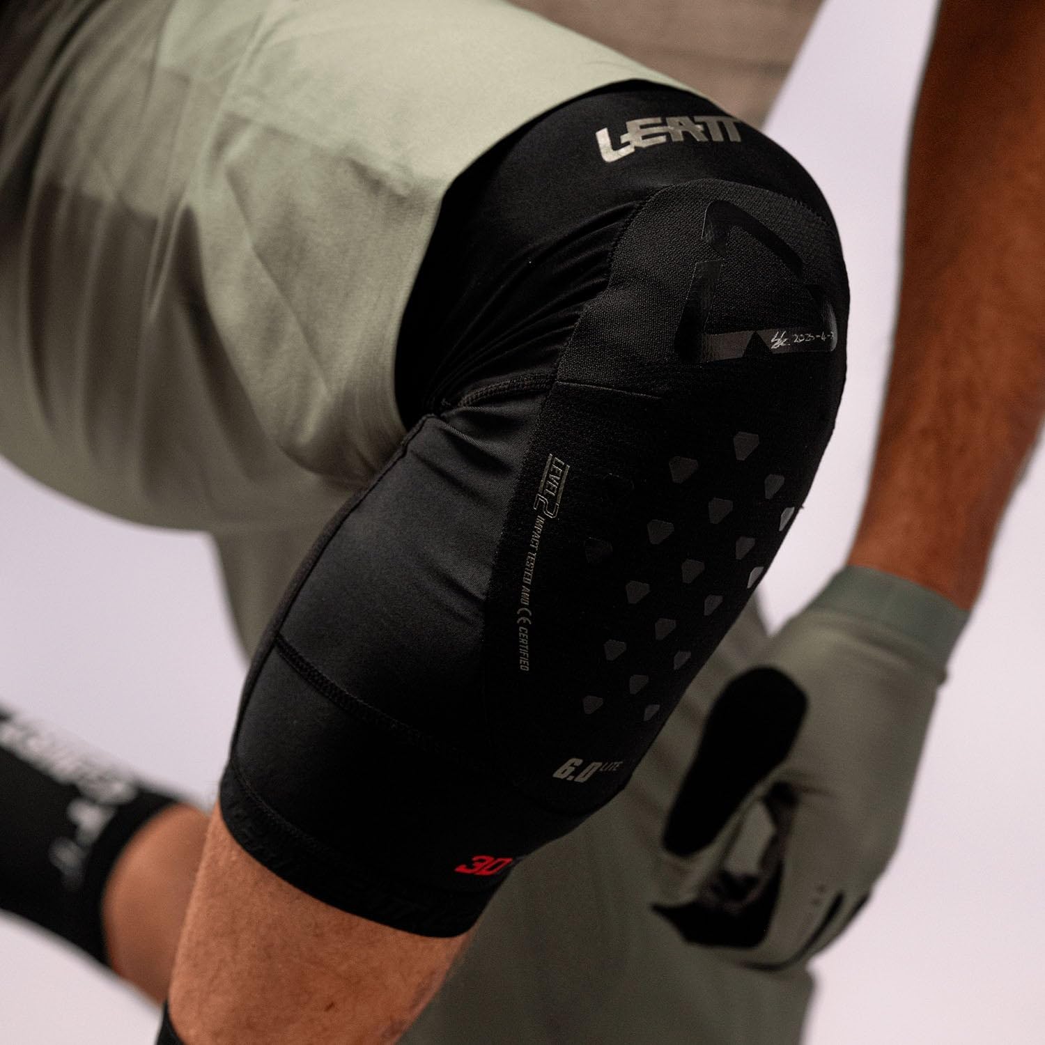 Leatt Knee Guard 6.0 Evo Lite