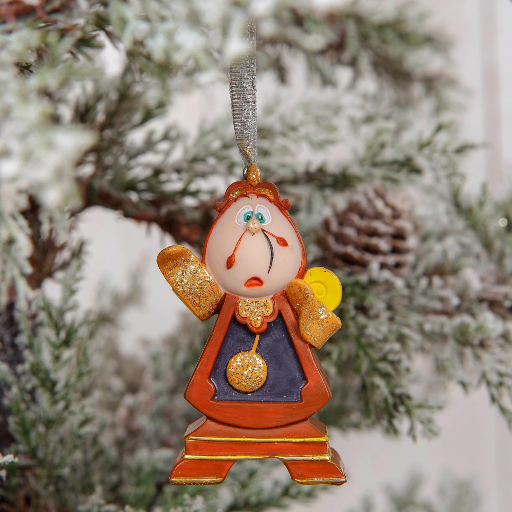 Disney - Set di 4 decorazioni appese in resina de La Bella e la Bestia - Cogsworth, Chip, Lumière e Mrs Potts - Ornamenti glitterati per albero di Natale - Articoli per la casa e regali con licenza.