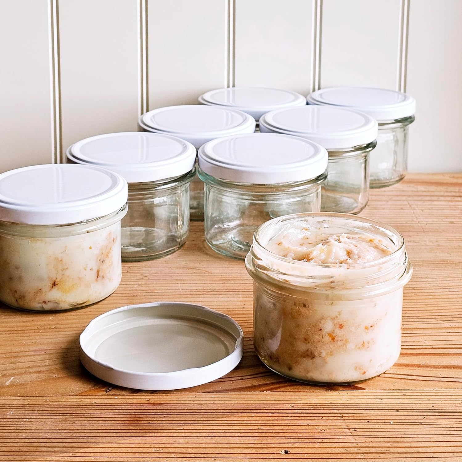Einmachgläser mit Schraubdeckel 235 ml – Marmeladengläser mit Deckel & Etiketten – Schraubgläser TO82 – Gläser – Spülmaschinenfest & Lebensmittelecht (Weiß, 96 Stk.)