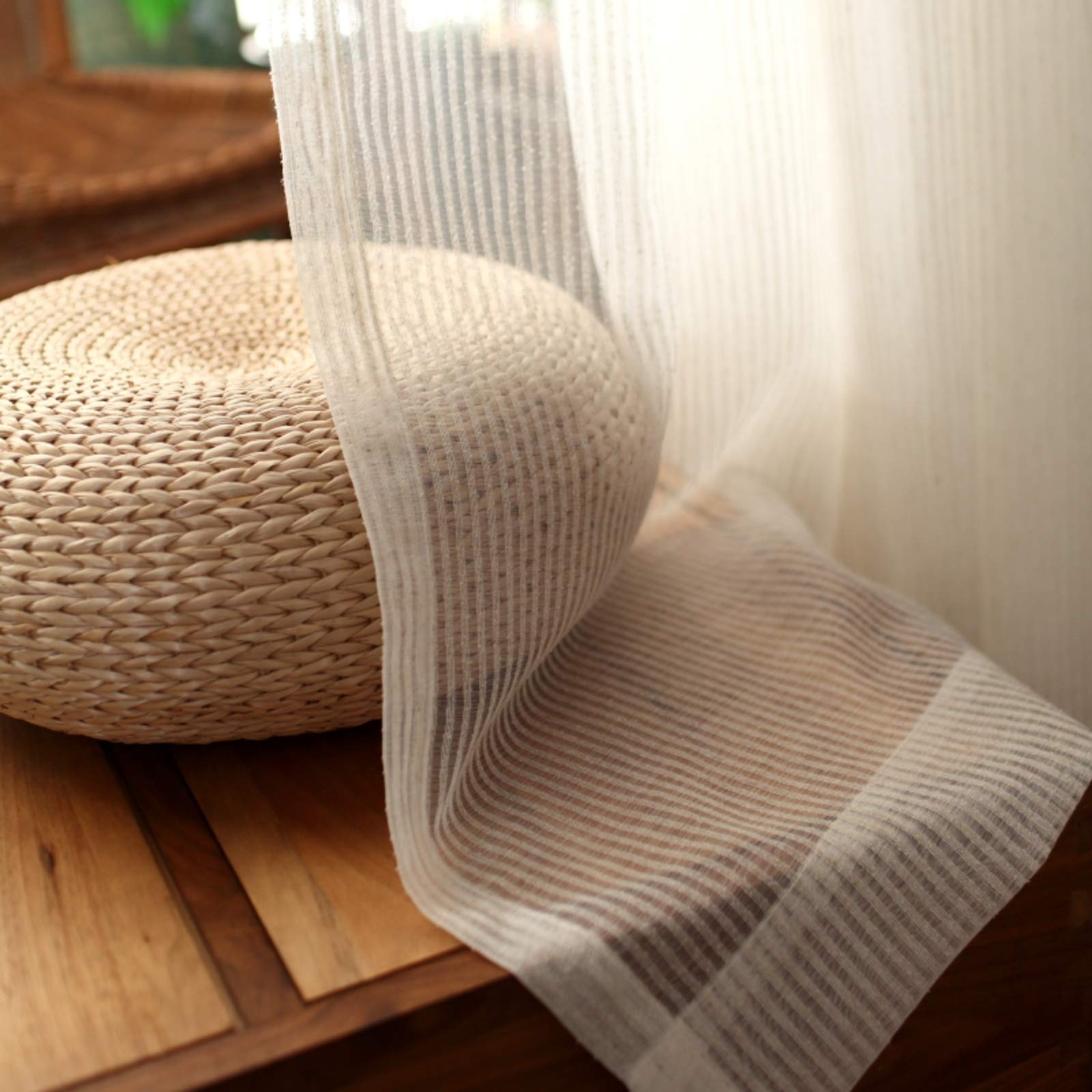 Rideau transparent anti éblouissement beige aspect chanvre pour vis-à-vis proche