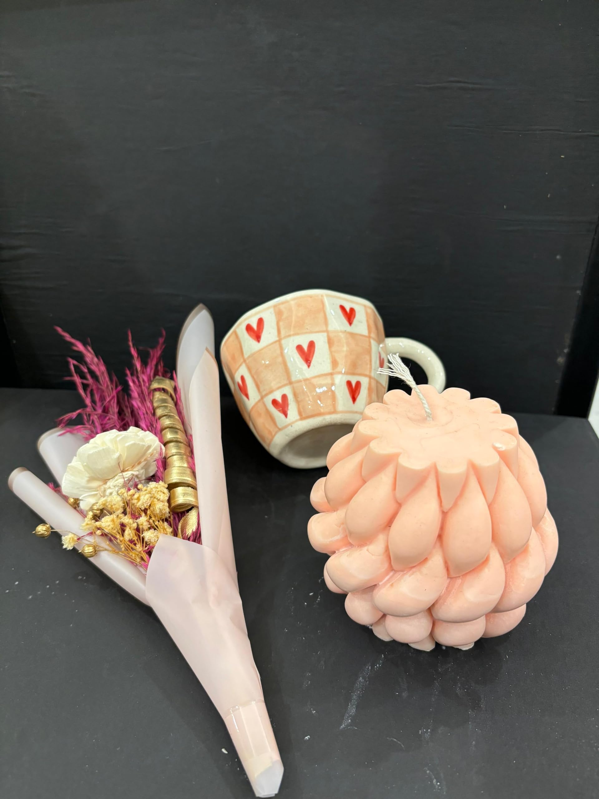 Idika Living Rakhi Gift Combo - 1 Mini Bouquet of Dried Flowers, 1 Soy Wax Candle - Knitted Ball, 1 Red Heart Mug - Chequered Heart for Brother Bhaiya and Bhabhi, Sister | Premium gift set