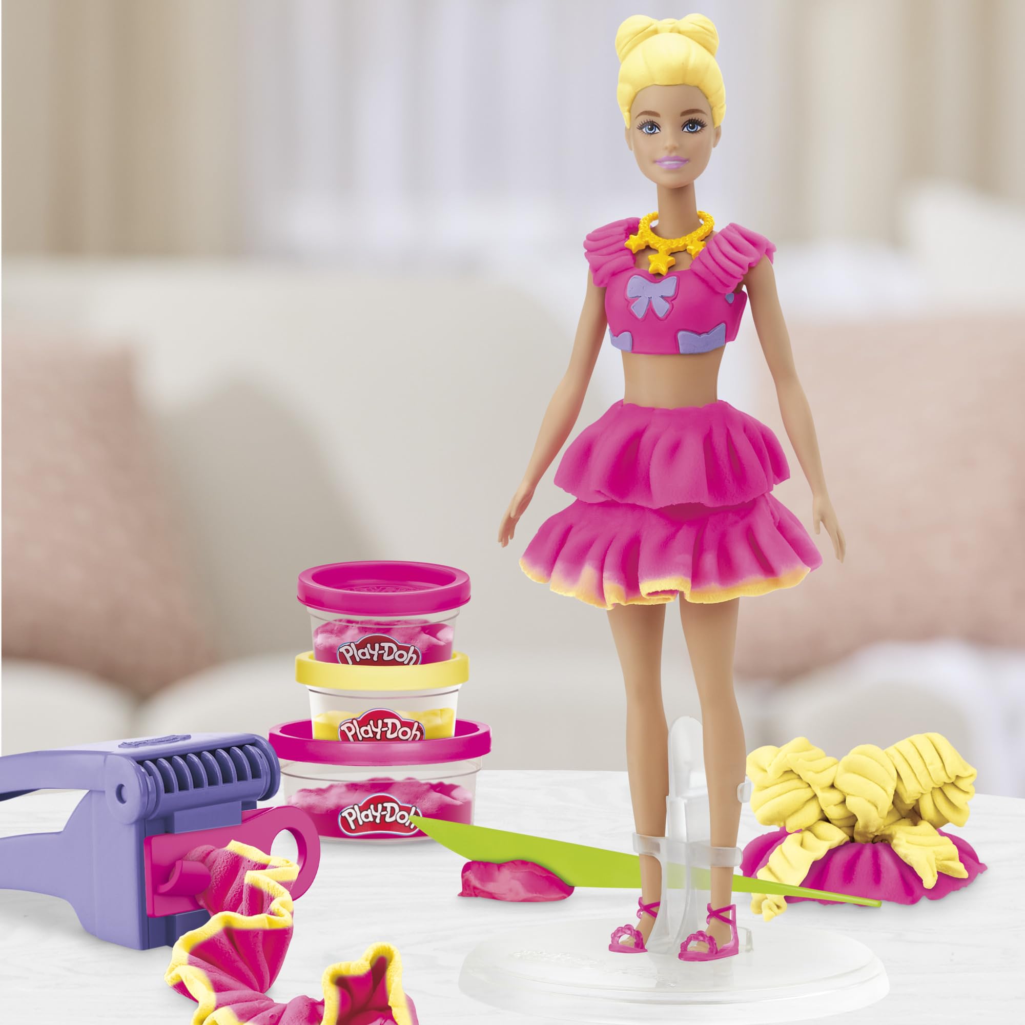 Zestaw lalek Play-Doh Barbie Falbanki i kokardki