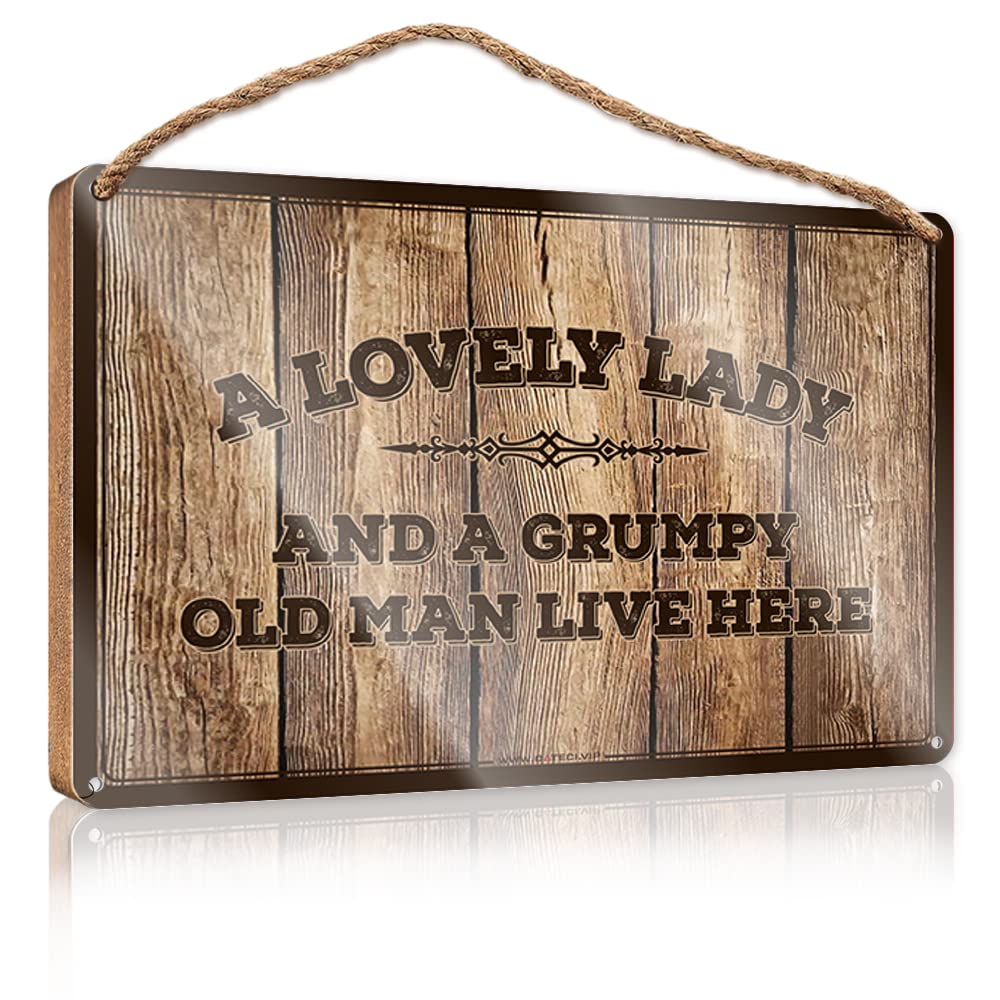FRINTOXA Sarcastic Signs A Lovely Lady And A Grumpy Old Man Live Here Wooden Sign(20X30CM)