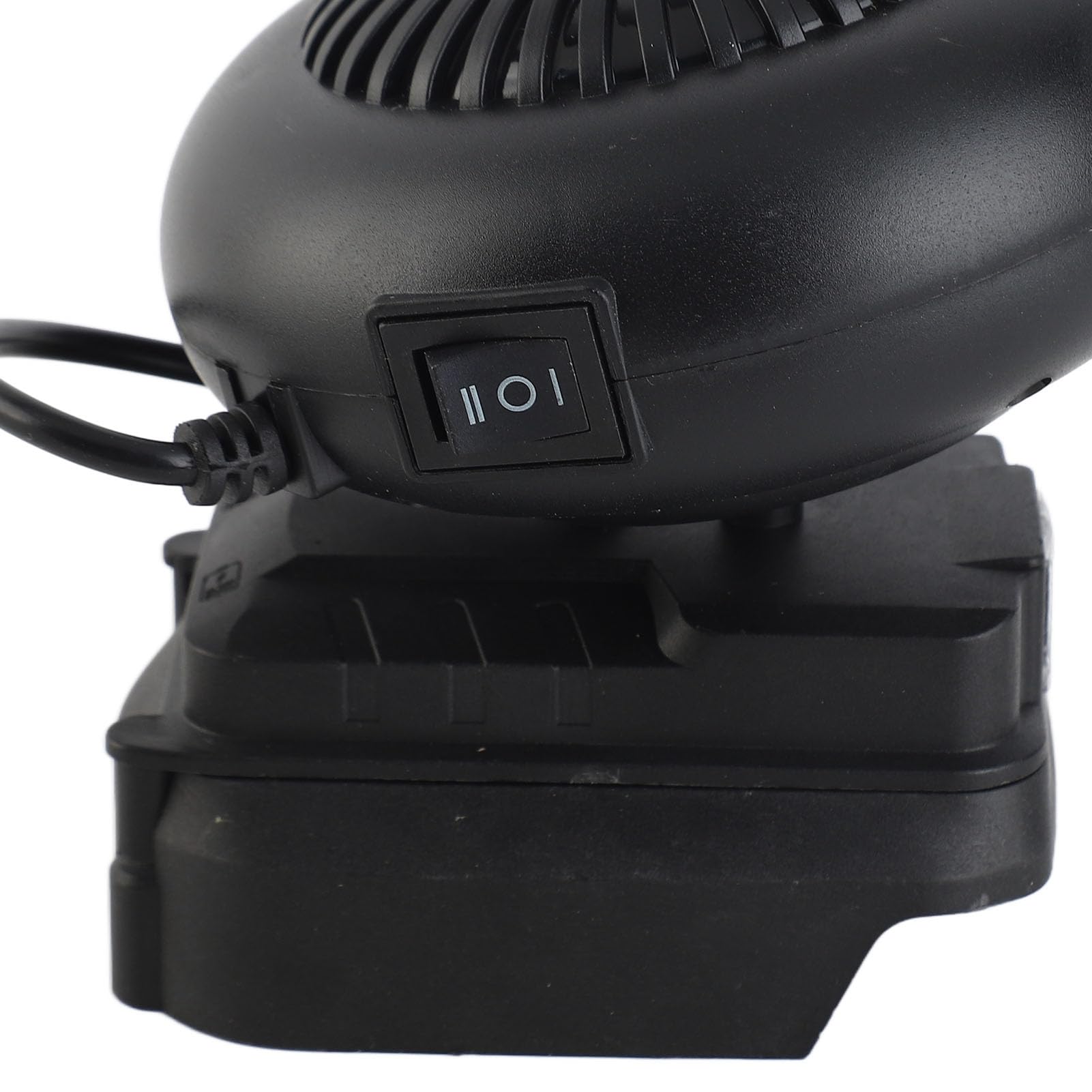 Petit chauffage d'appoint portable à piles 18 V 2 réglages de température BL1815