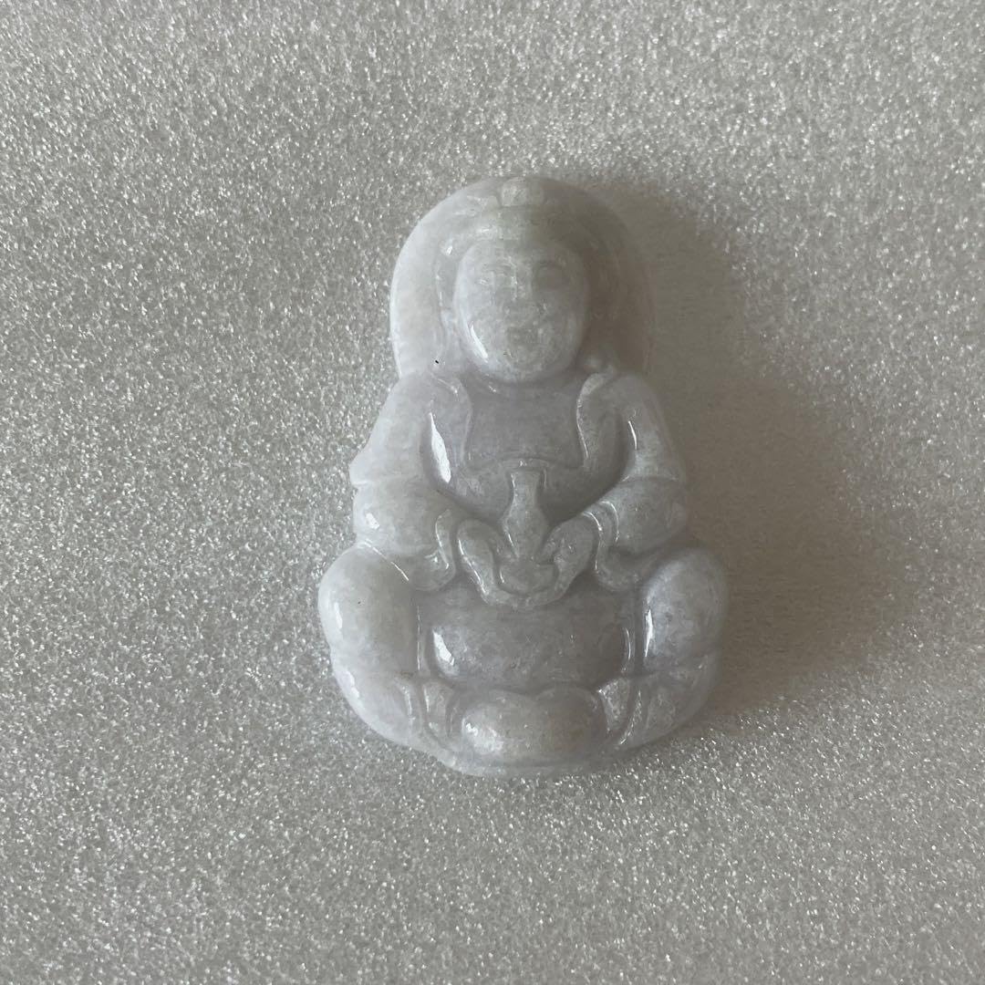 翡翠　観音菩薩　彫刻　根付　ペンダントトップ 翡翠 観音様彫刻 根付 ペンダント