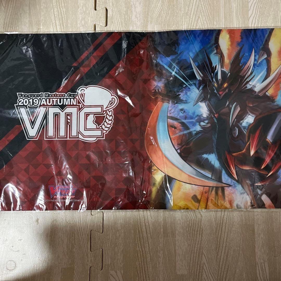 ドラゴニックオーパーロードジエンドのラバー製プレイマット