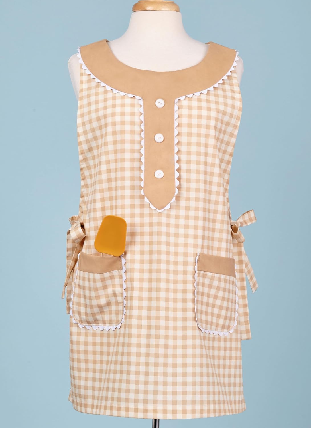 McCall's M8425A Misses' Aprons with Pockets Sewing Pattern Kit, Design Code M8425, Sizes XS-S-M-L-XL