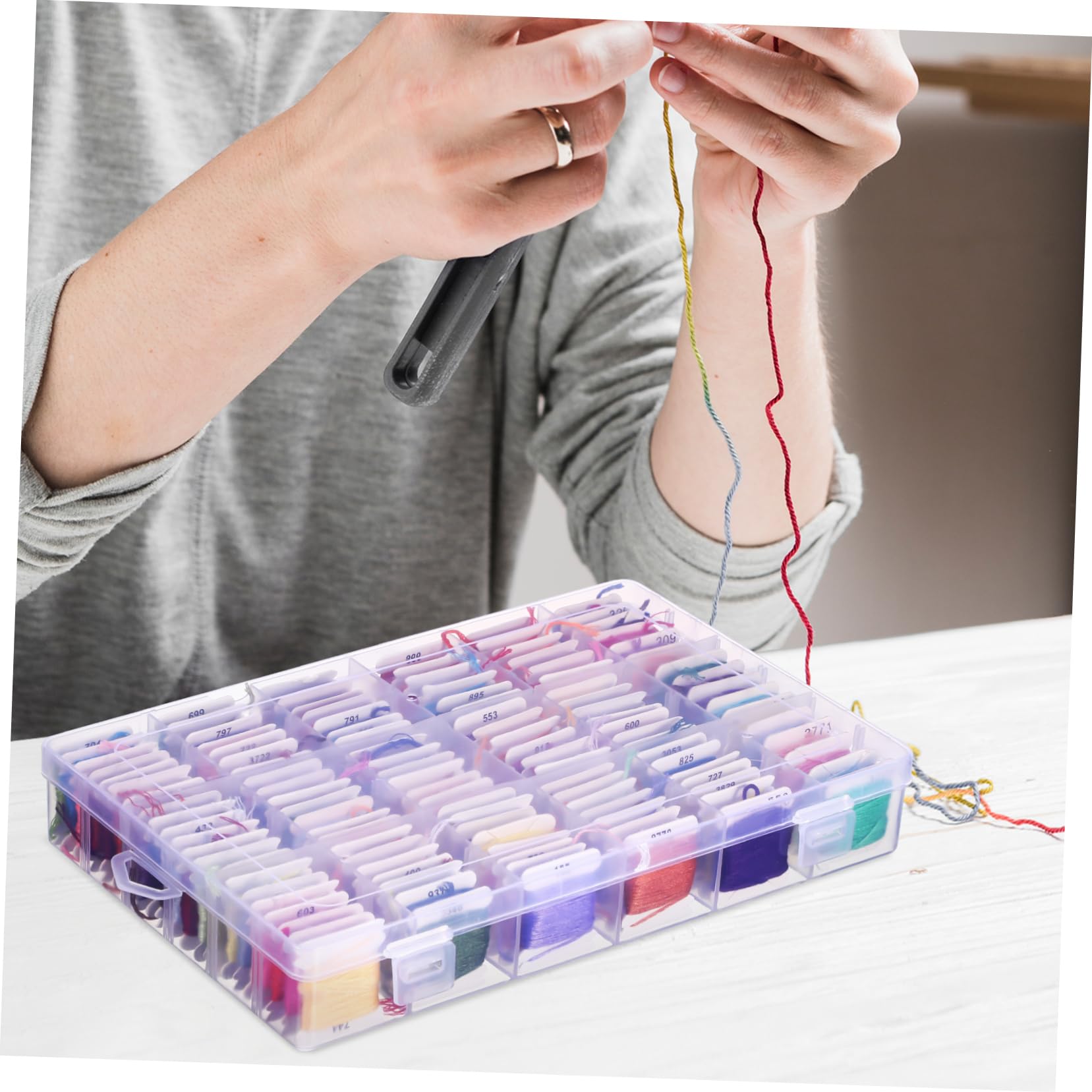 120 Knäuel Stickgarn aus Poly Baumwolle Bunte Bastelgarne Reißfest und Vielseitig für Kreuzstich und Stickerei | Bunte Knäuel, Boxed Verpackt, Fray Resistent, Plush Oberfläche mit Erhöhter Elastizität