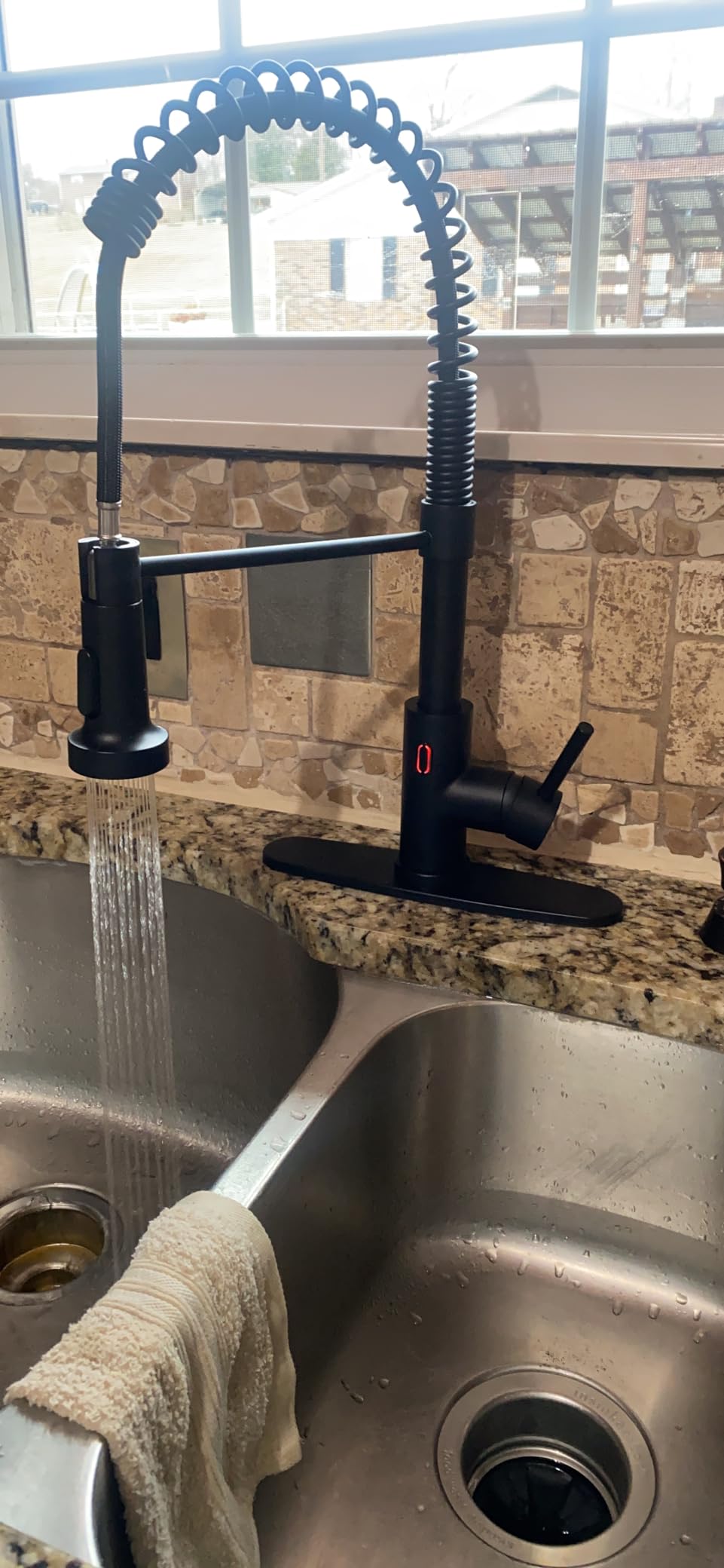 10/mo Finance OWOFAN Modern Single Handle Spring Kitchen Faucet with