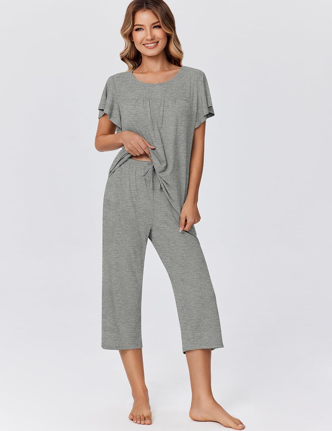 Ekouaer Capri Pajamas for Women Set Short Sleeve Lounge Set Soft Sleepwear Pullover Top and Pants - Image 2